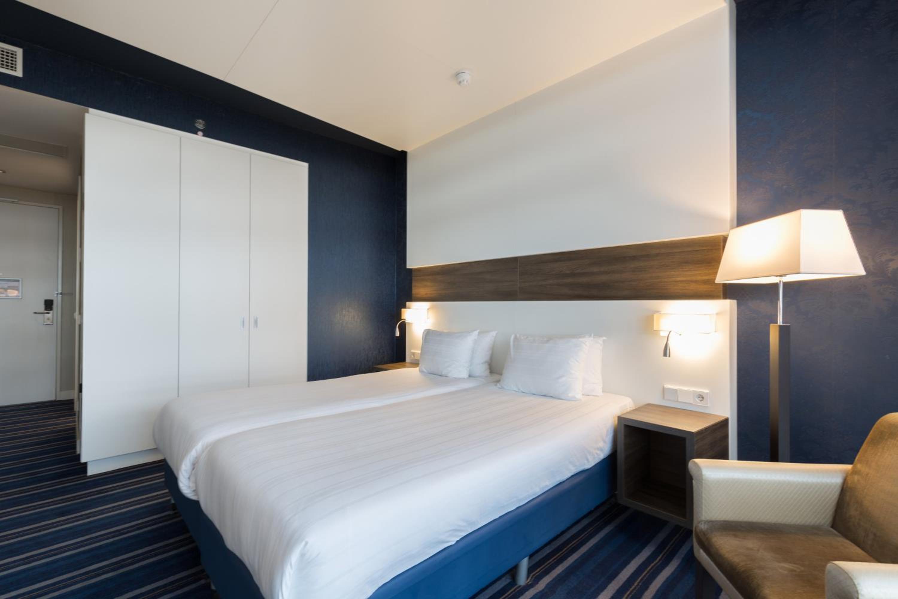 Comfort Room 1 Twin Bed - Photo 1