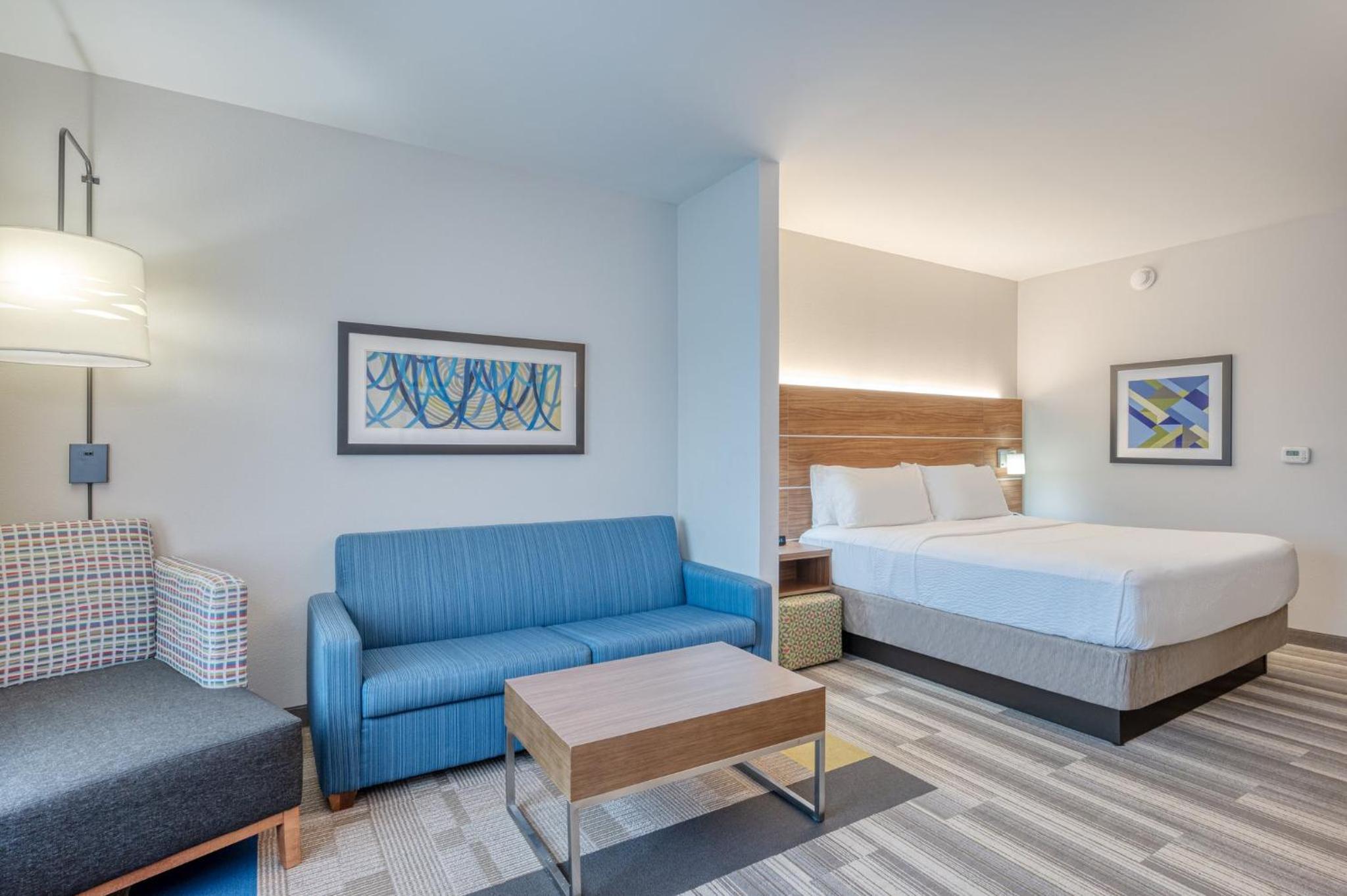 King Suite - Hearing Accessible/Non-Smoking