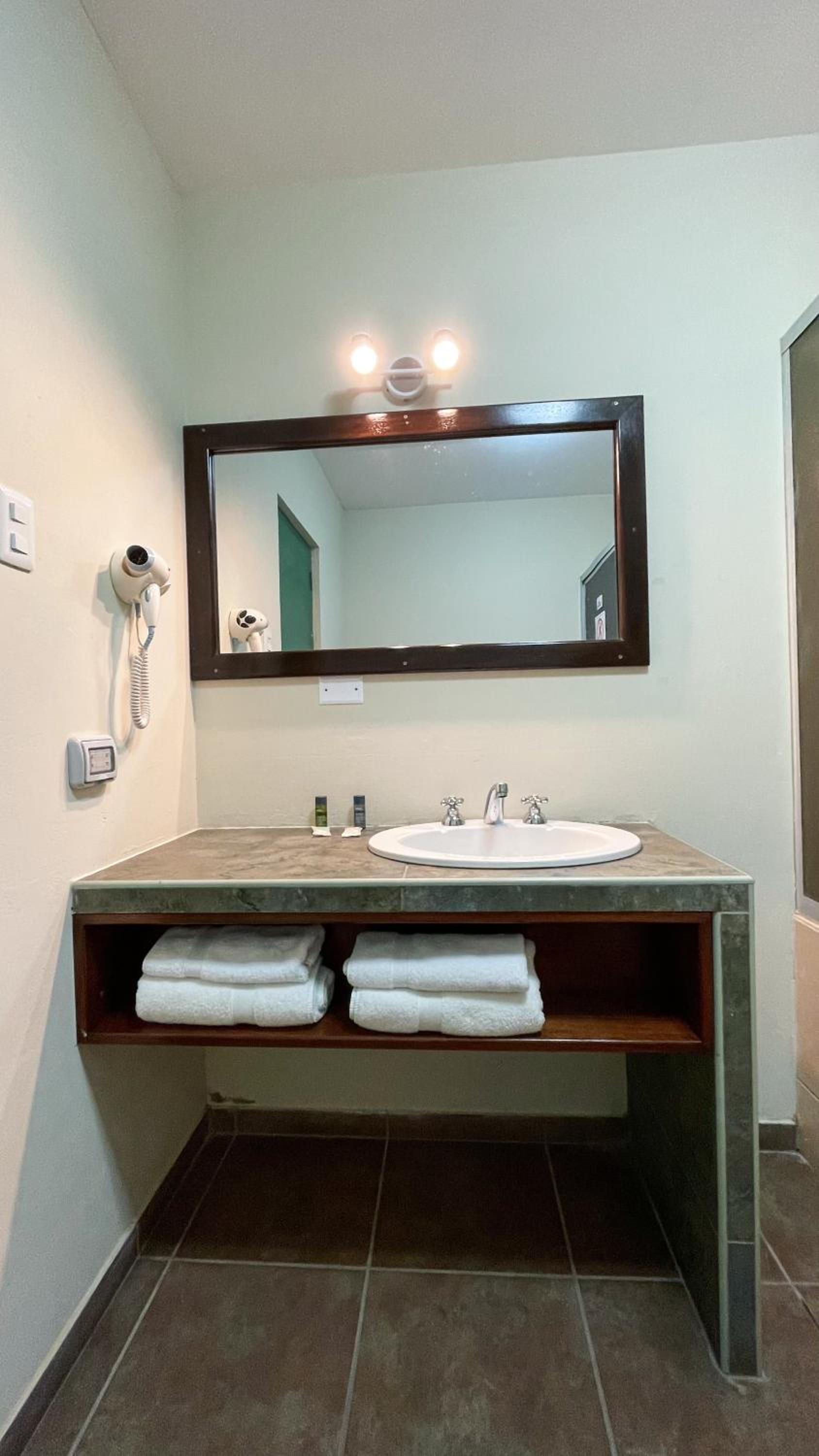 Standard Twin Room photo 2