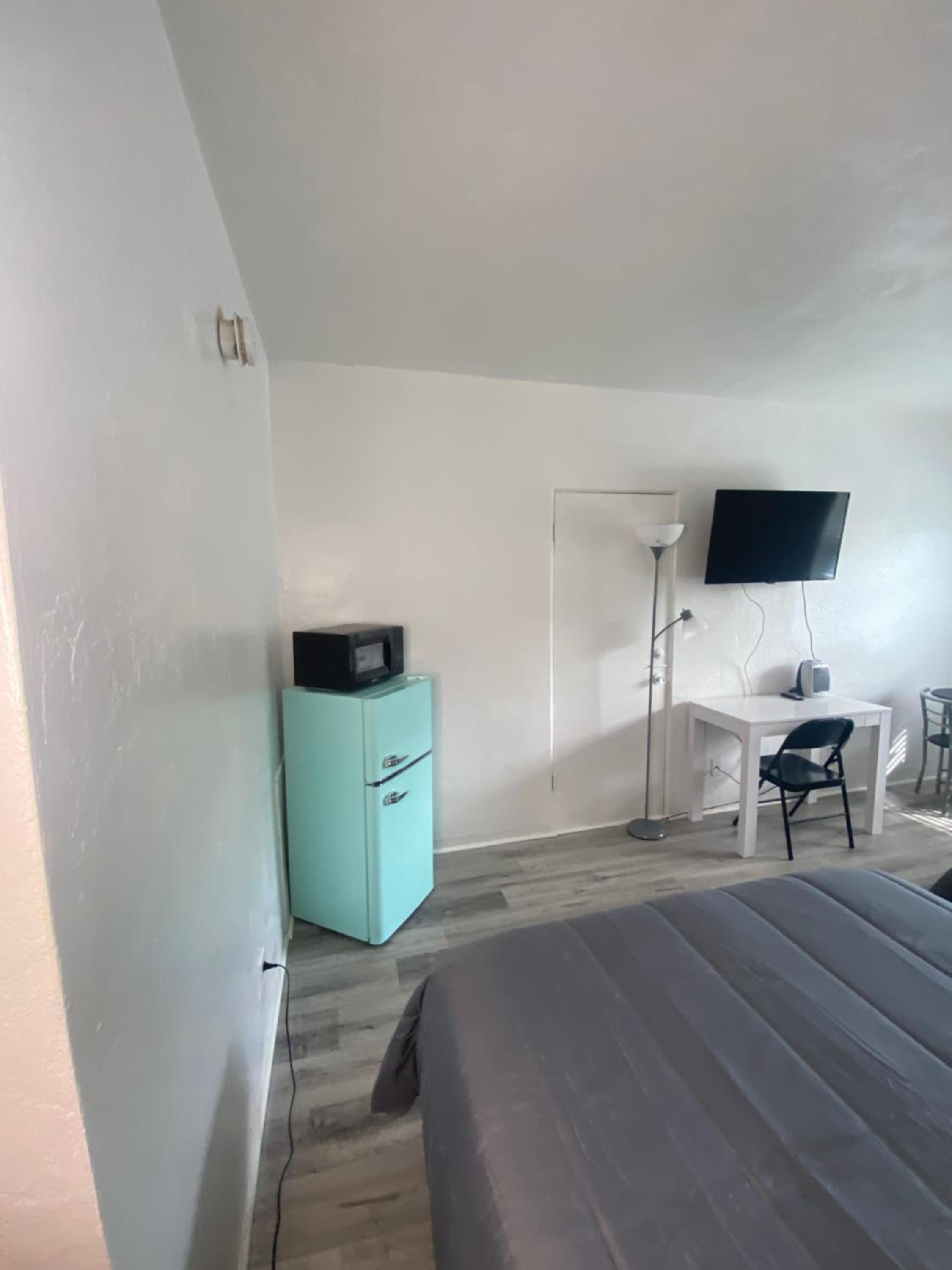 Economy Double Room - Photo 6