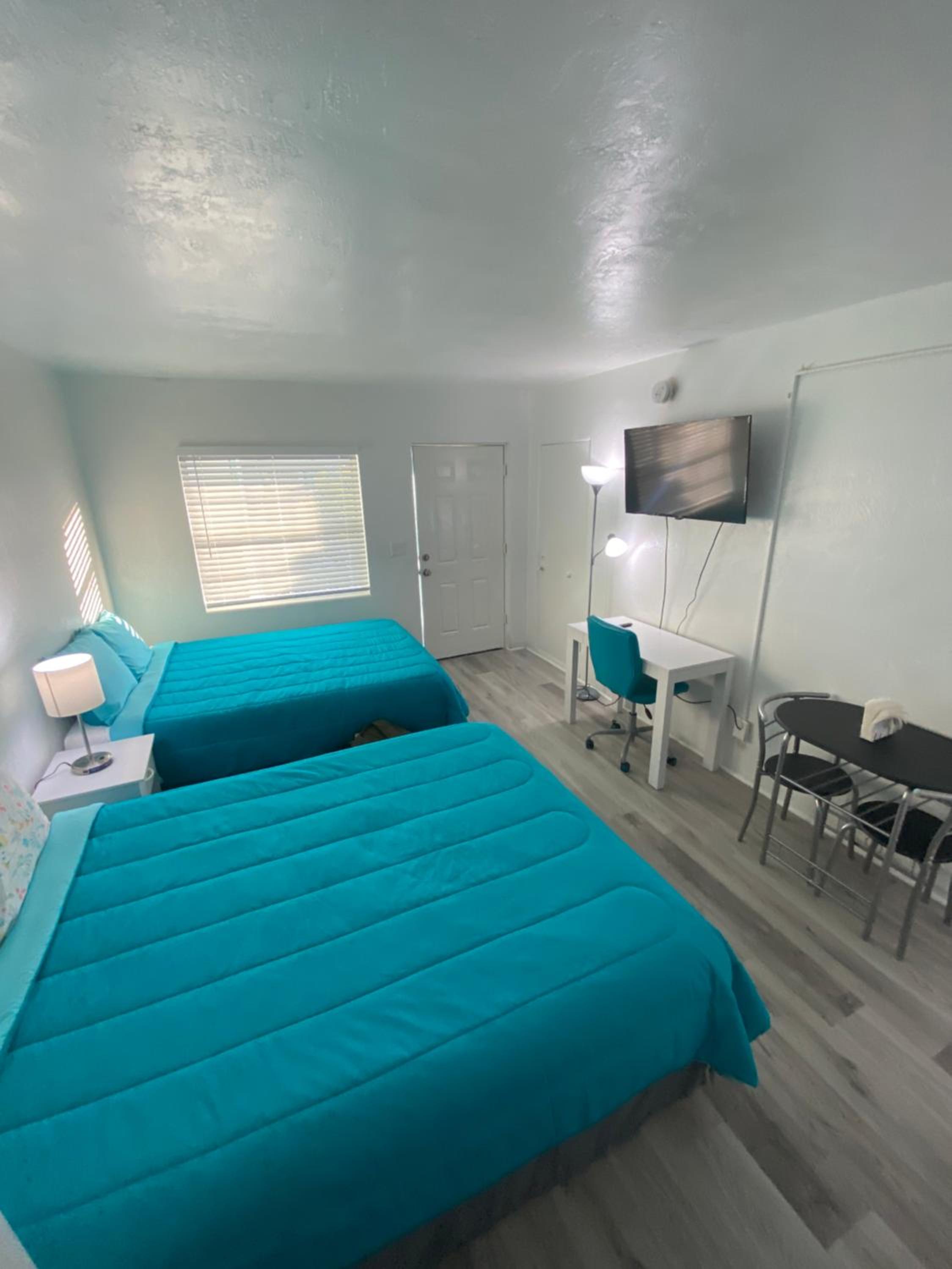 Double Room - Photo 7