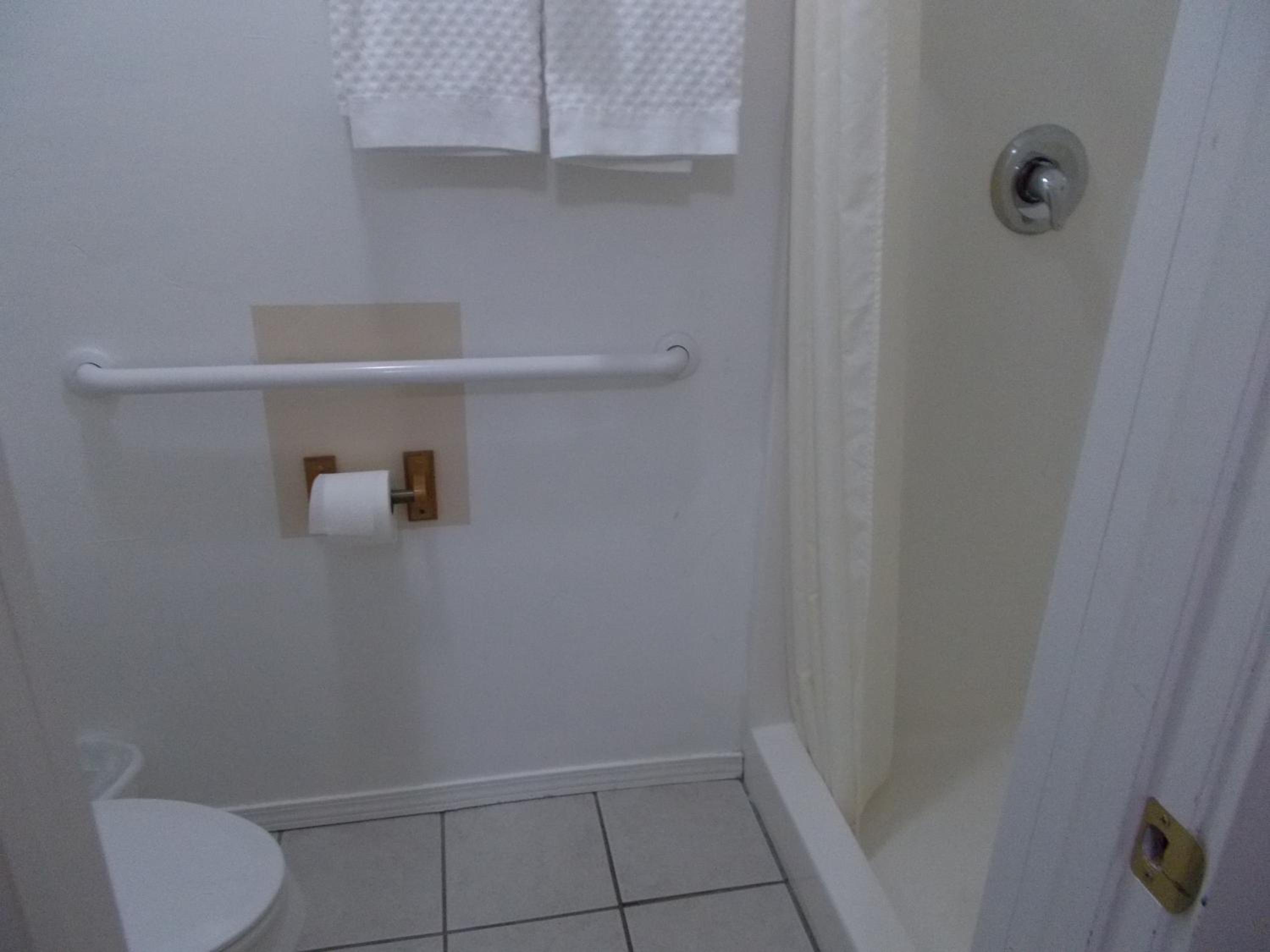 Deluxe Queen Suite photo 2