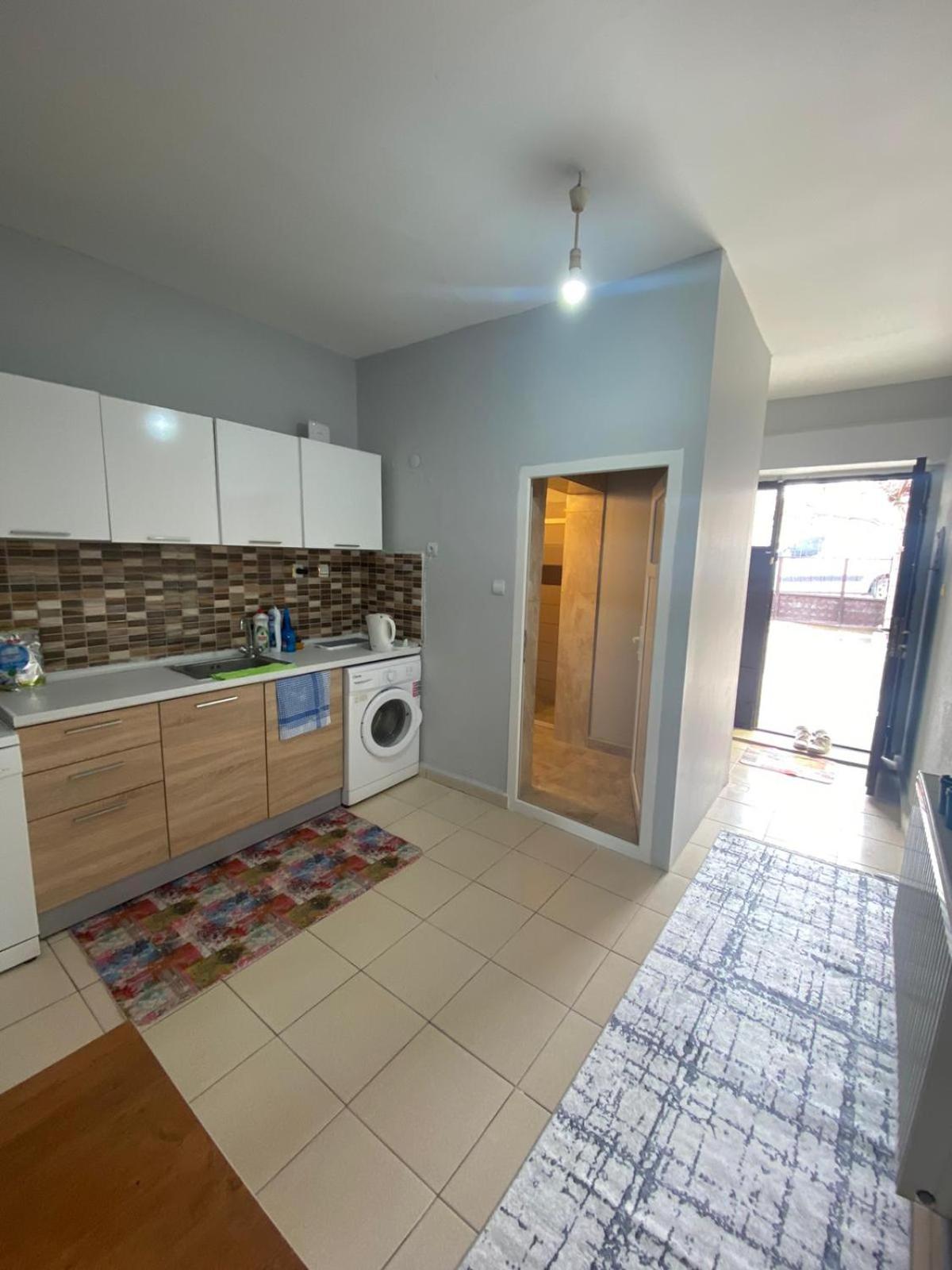 Apartment with Terrace - Photo 30