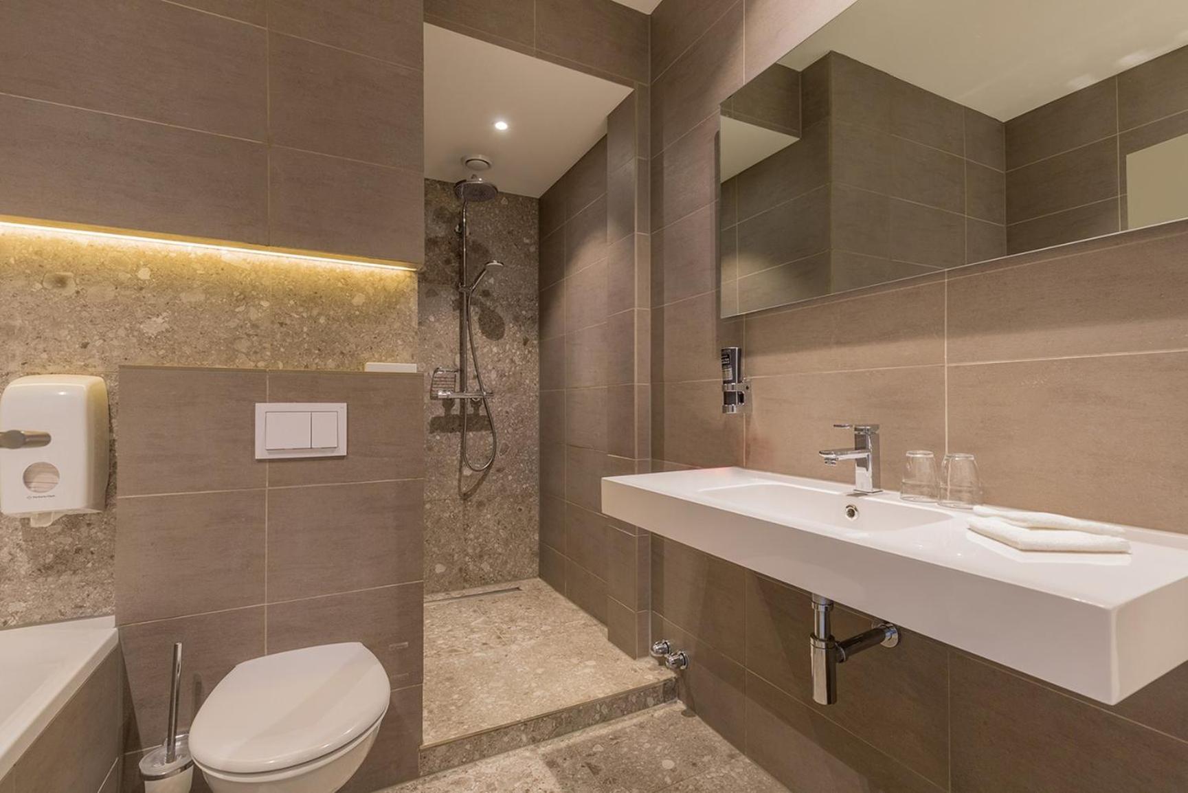 Deluxe Room 1 Twin Bed