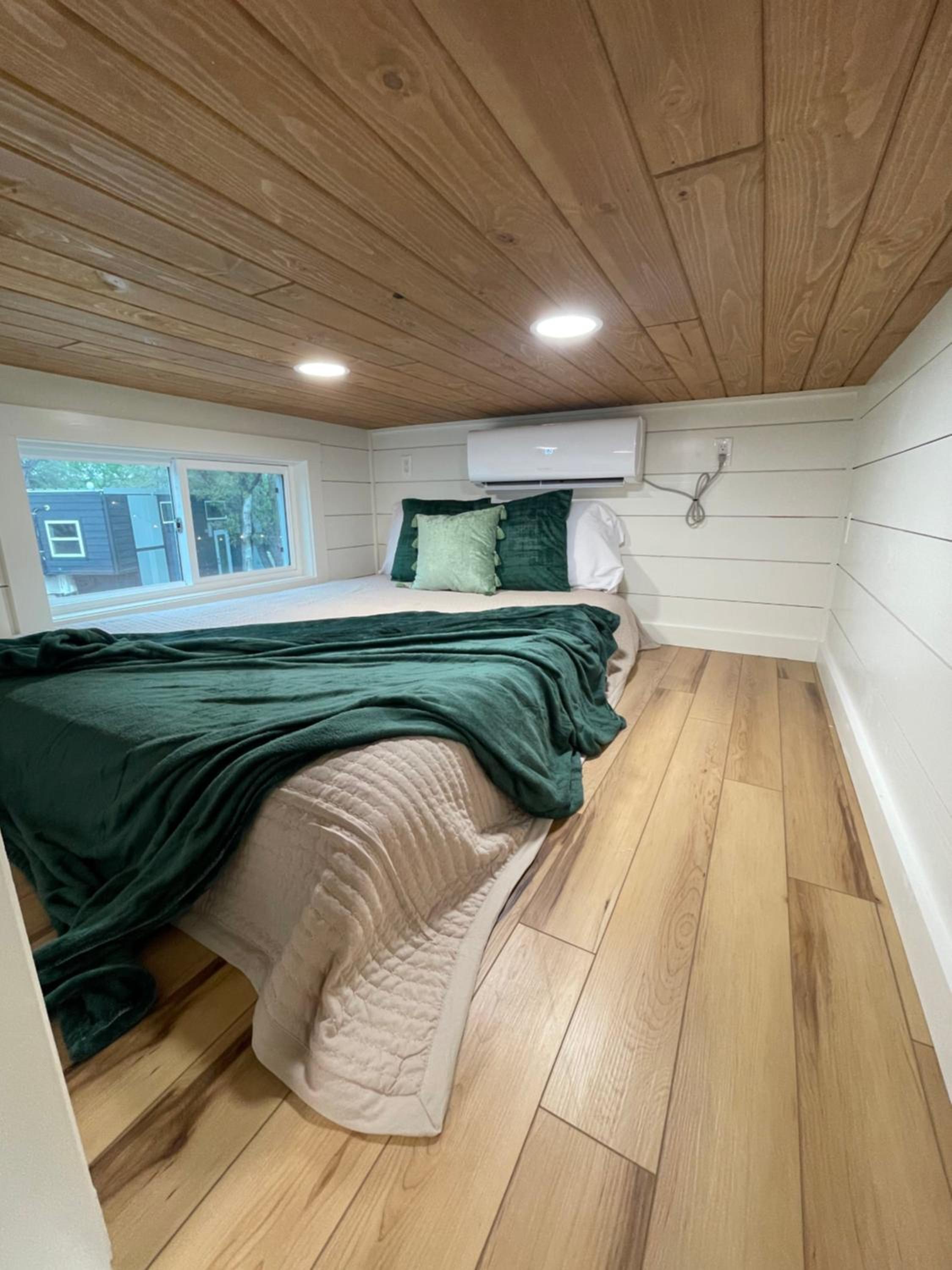 Two-Bedroom House photo 3