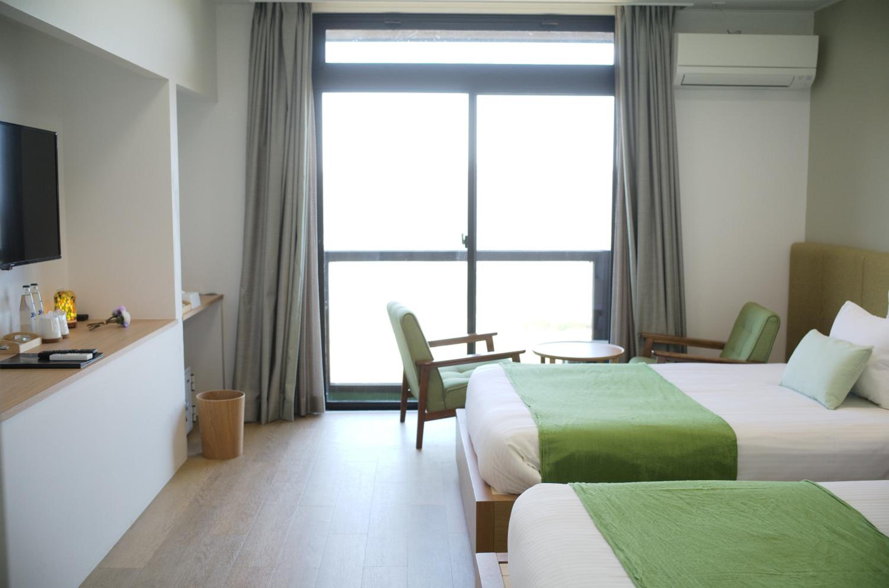 Standard Twin Room - Photo 3