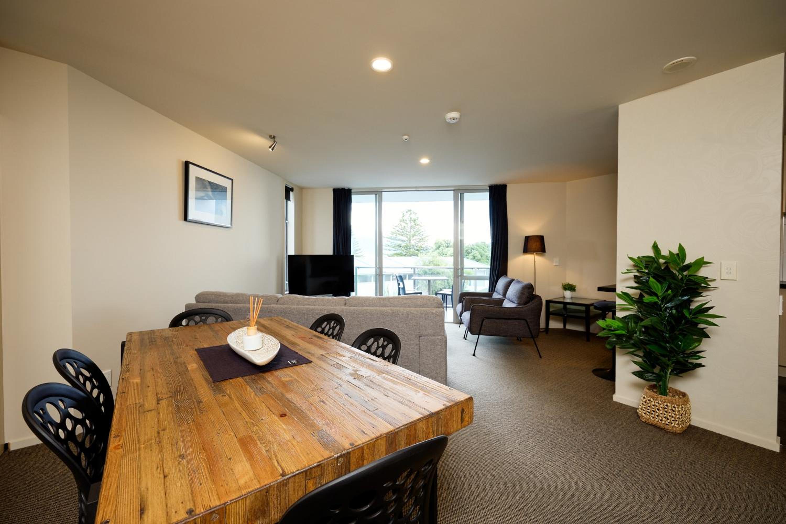 Deluxe Apartment with Elevator Access - Photo 13