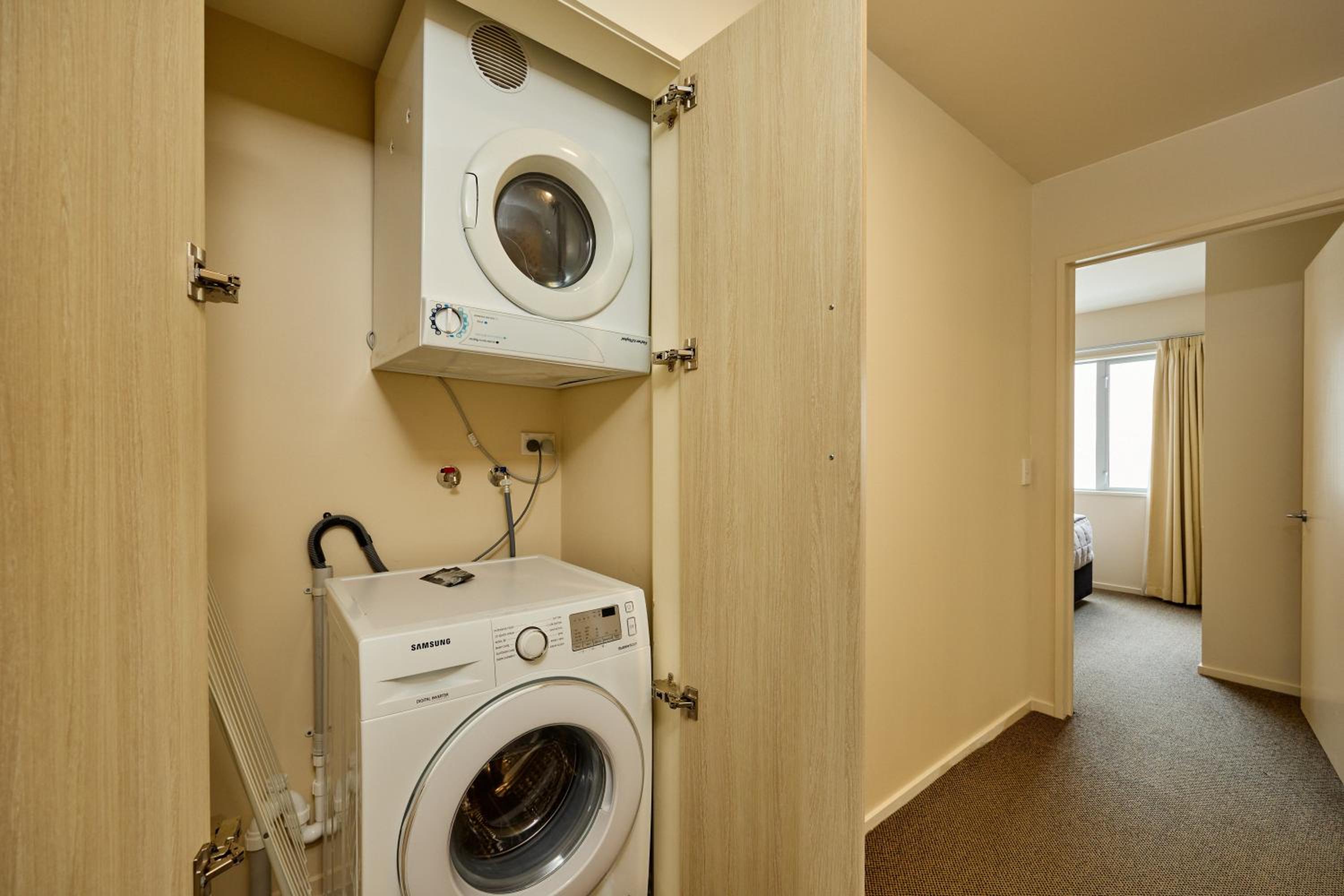 Deluxe Apartment with Elevator Access - Photo 4