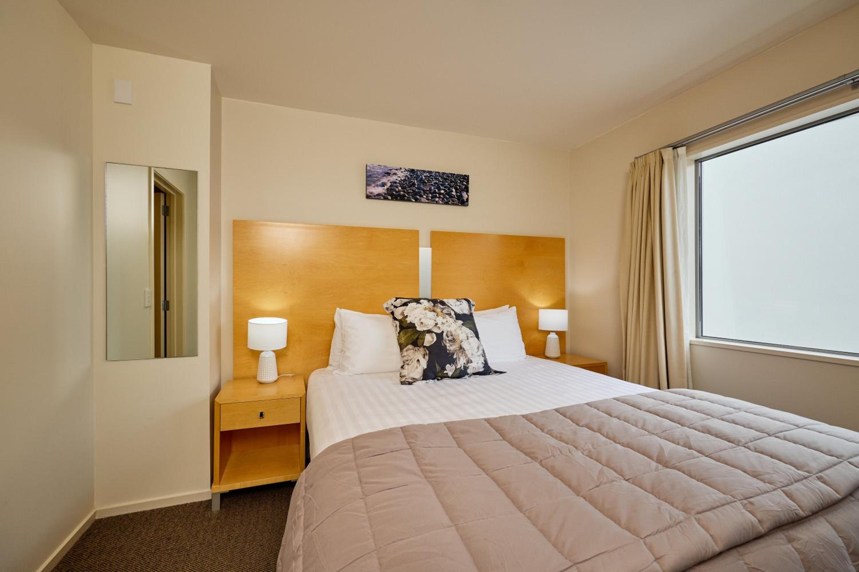 Deluxe Apartment with Elevator Access - Photo 5