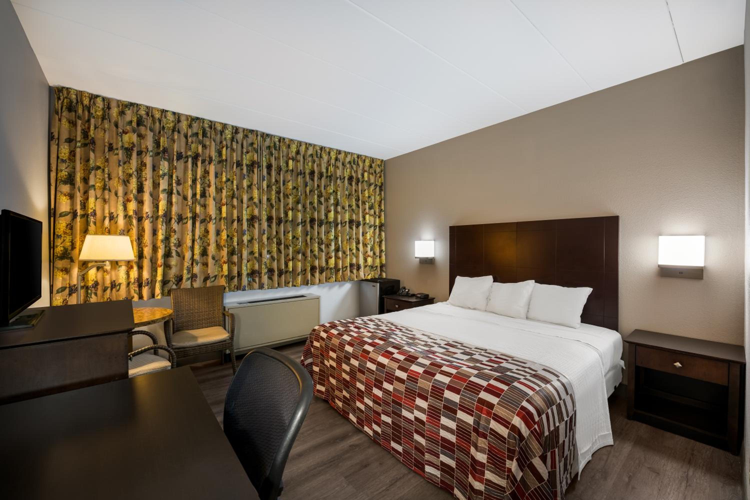  King Room - Disability Access/Non-Smoking photo 3