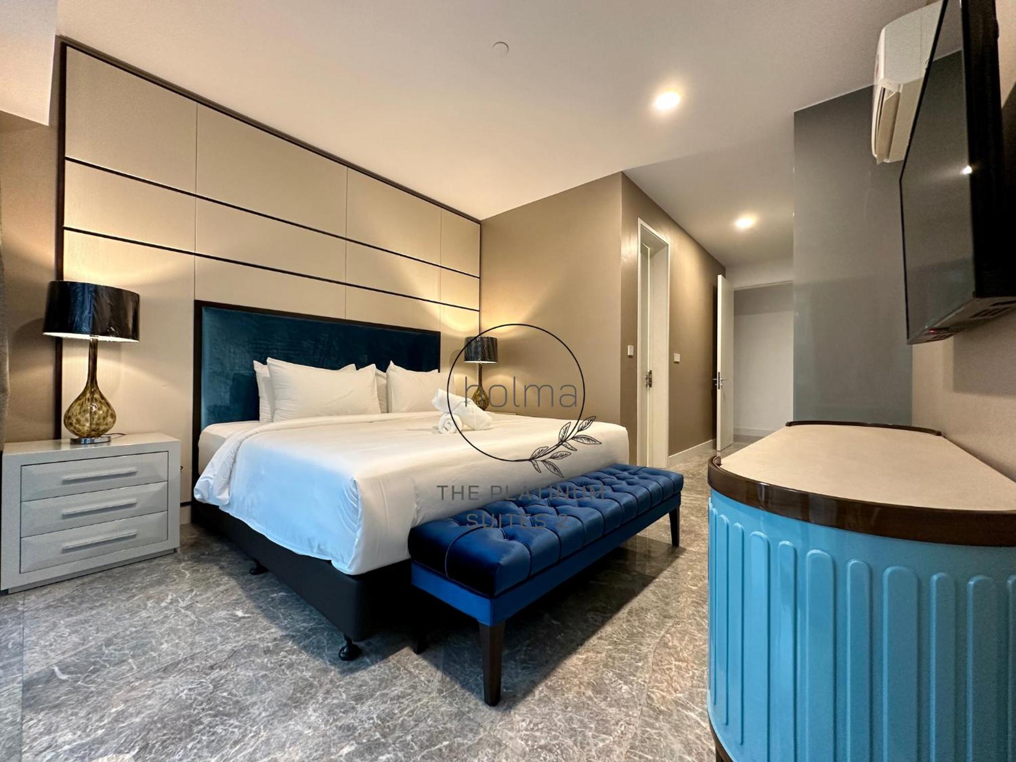 Luxury Three-Bedroom Apartment