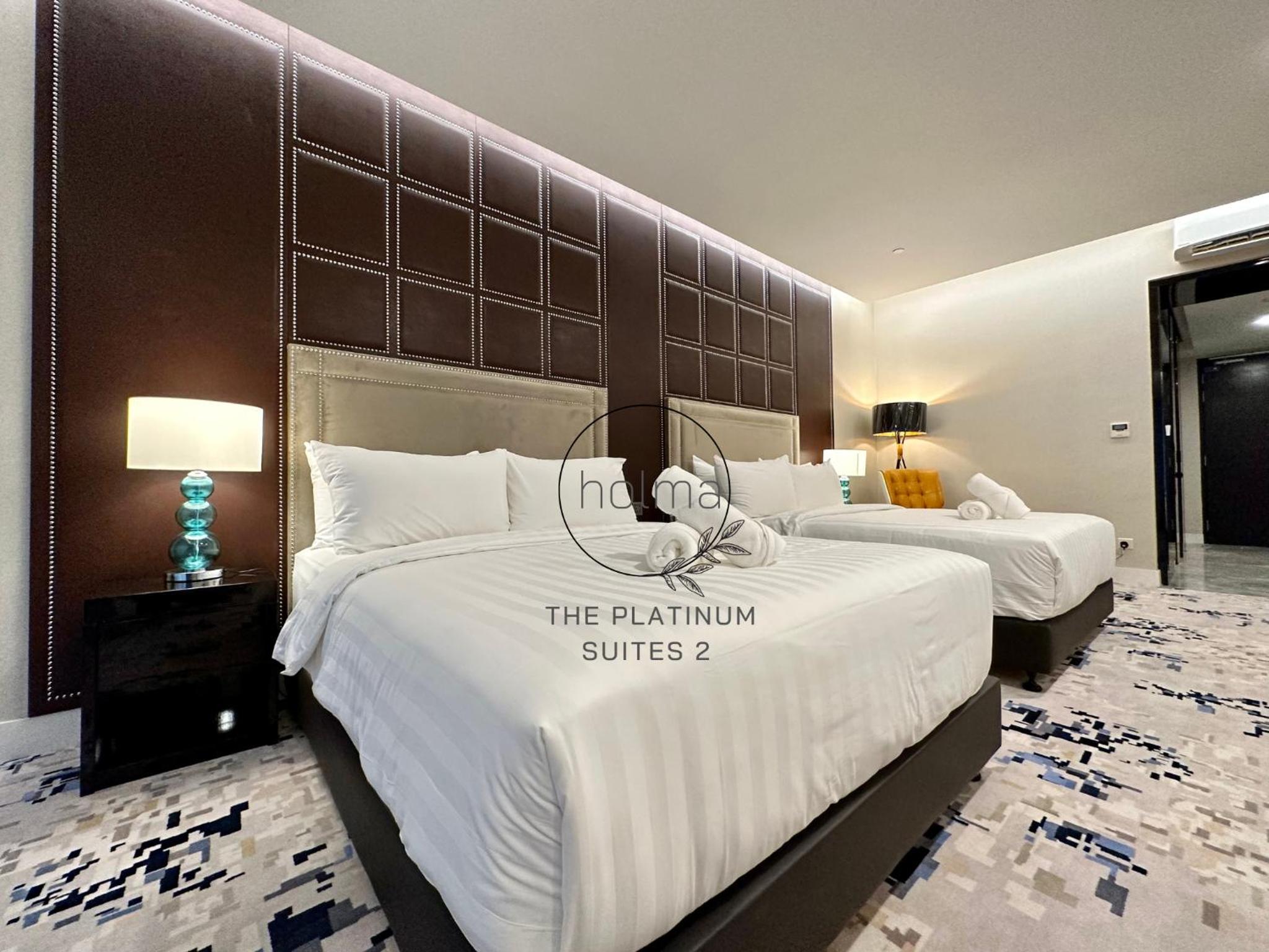 Deluxe Queen Room with Two Queen Beds