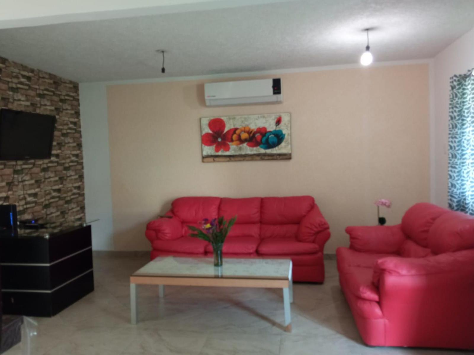 Three-Bedroom House photo 3