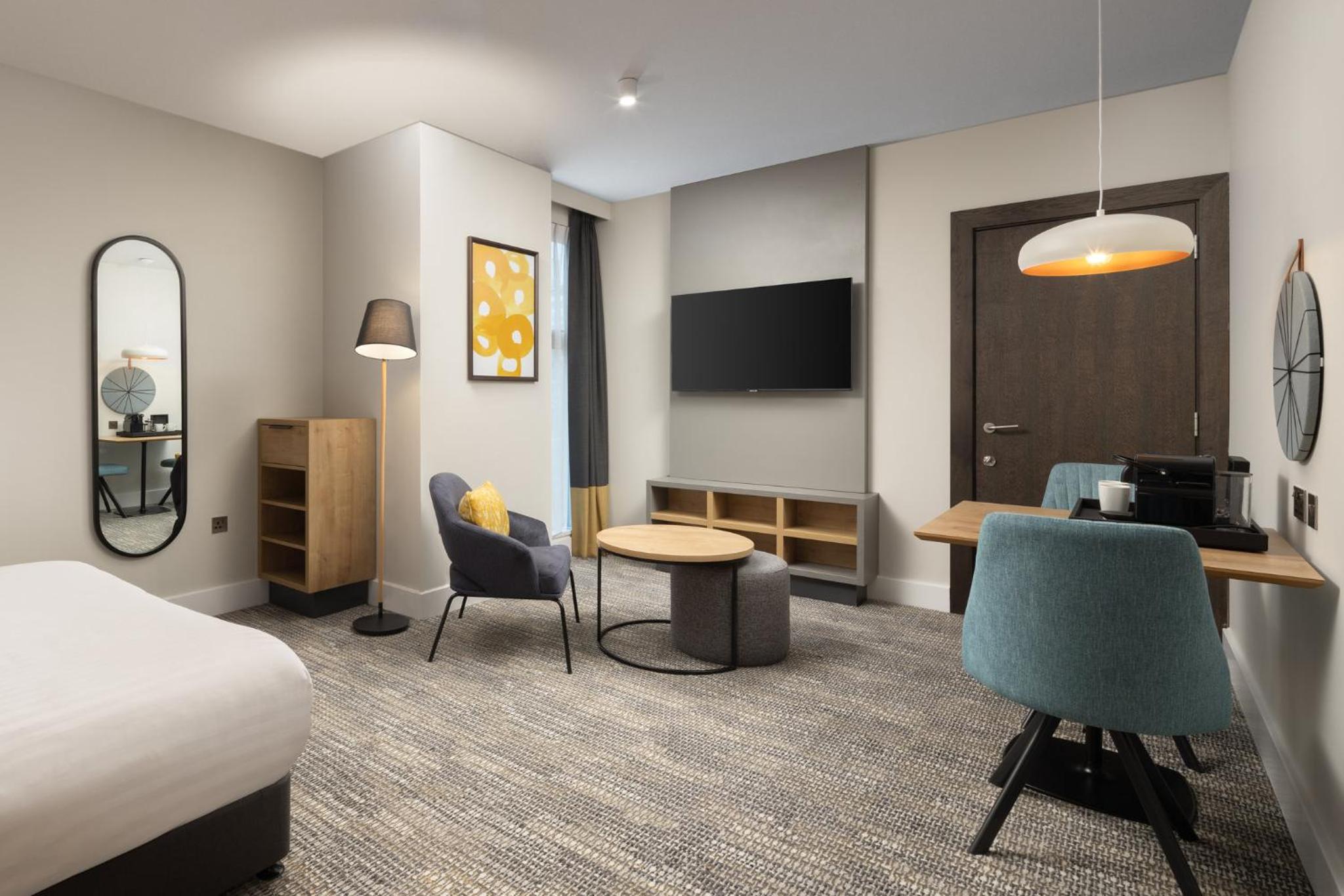 Studio Queen Suite - Accessible photo 3