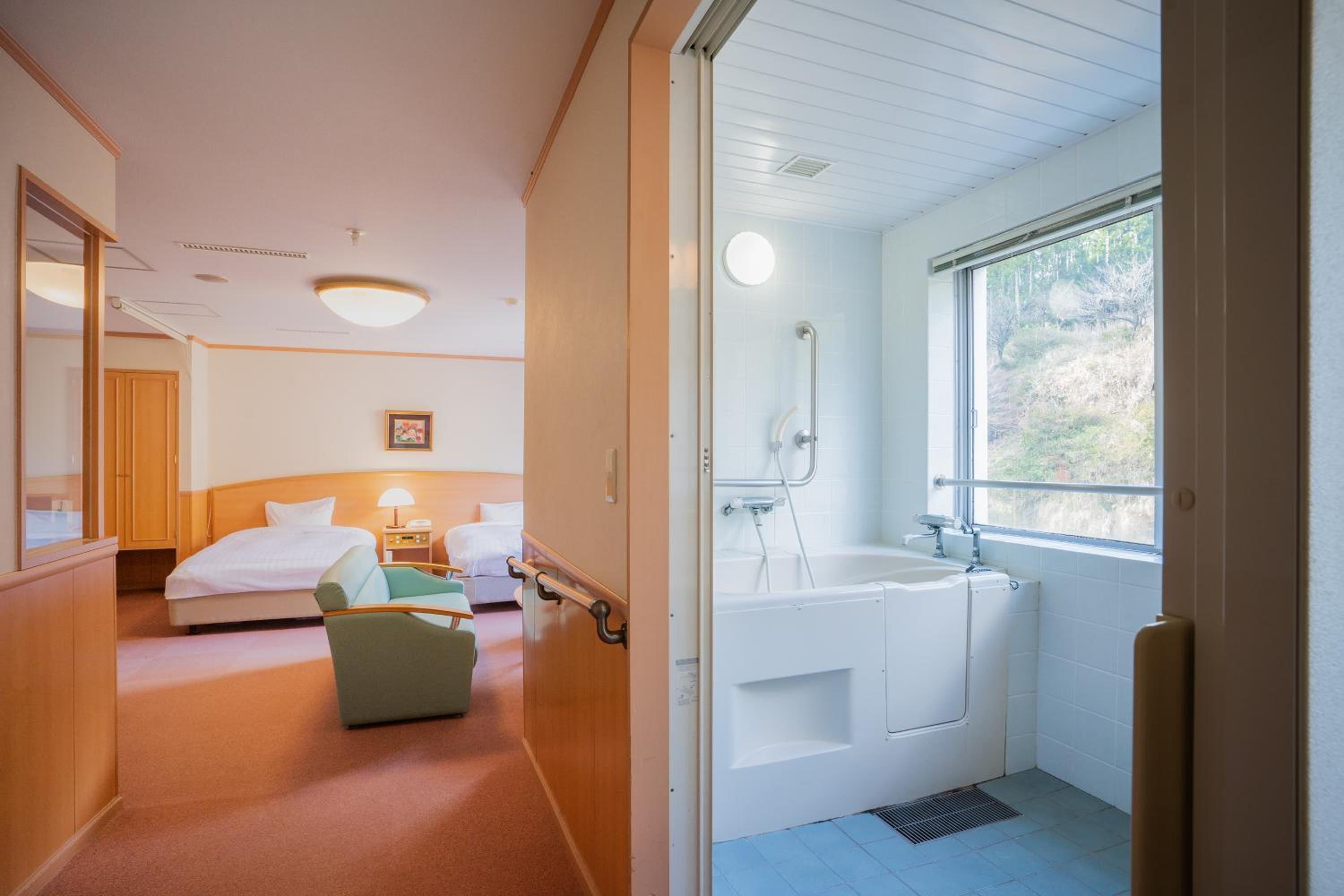 Twin Room - Disability Access photo 2
