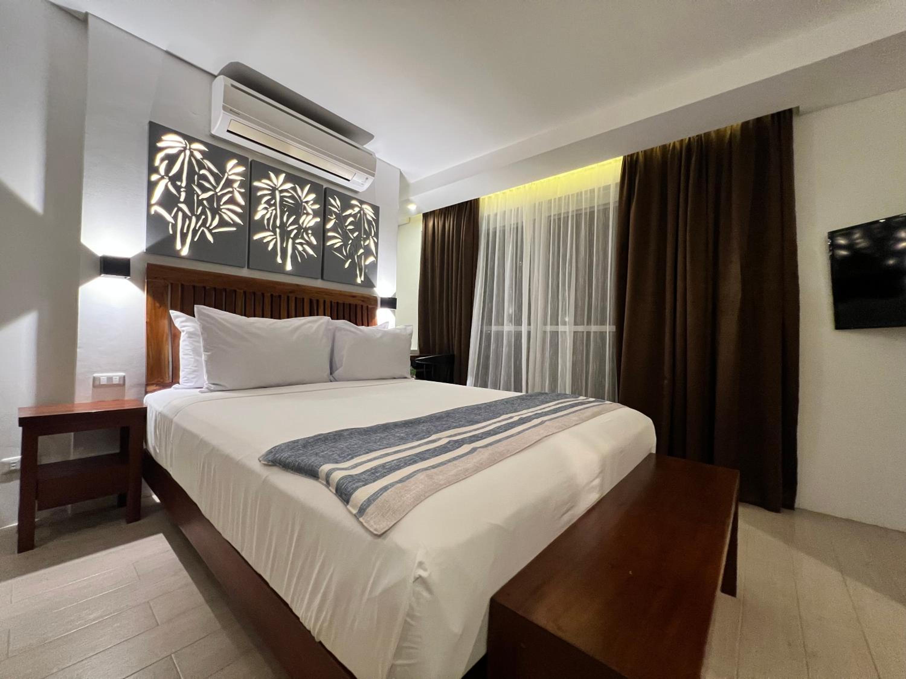 Double Room with Sea View - Photo 4