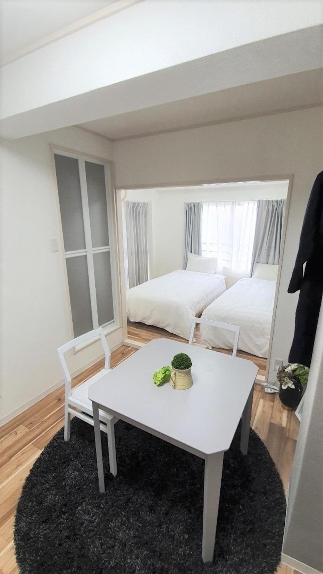 One-Bedroom Apartment photo 1