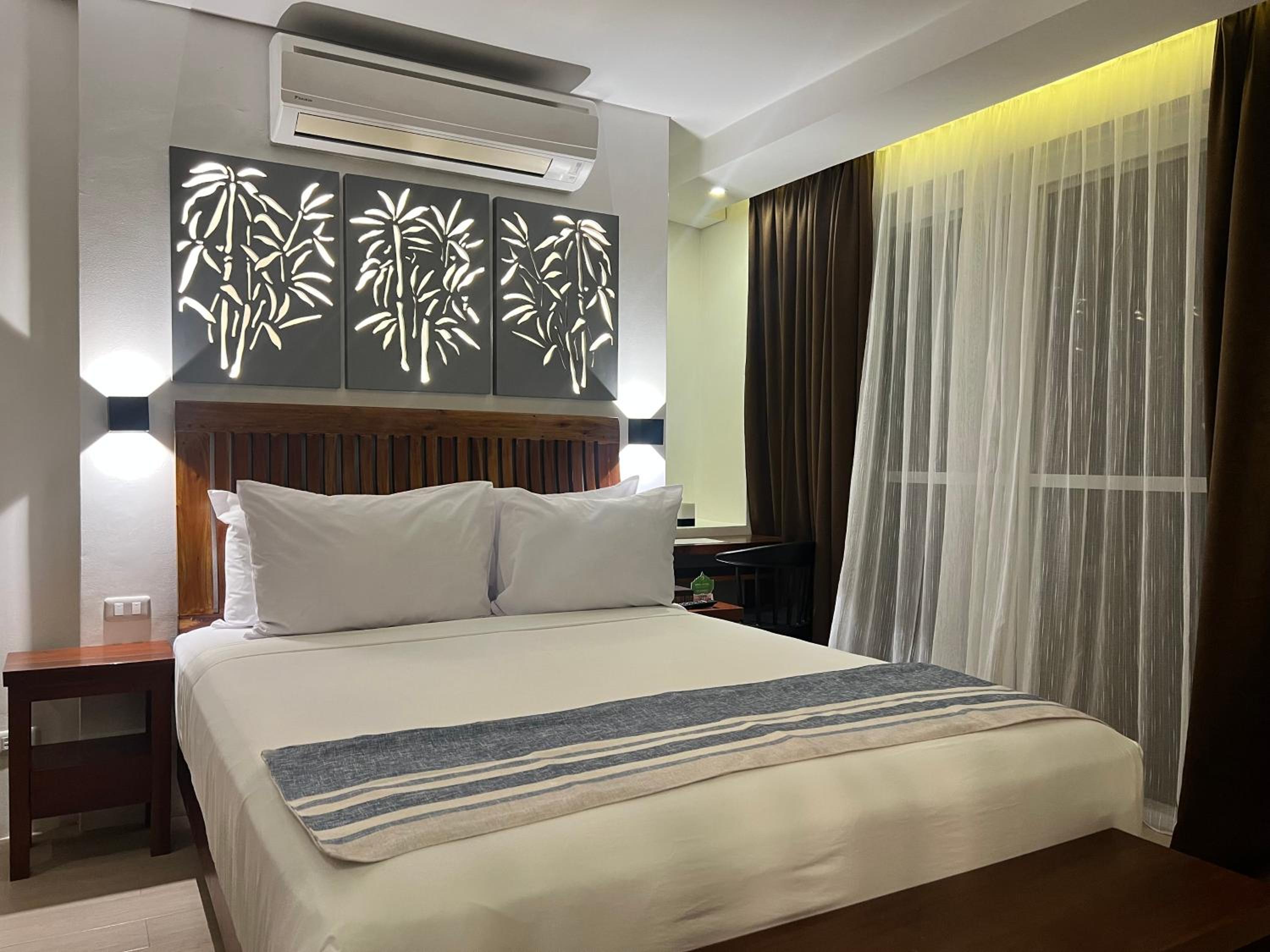 Double Room with Sea View - Photo 7