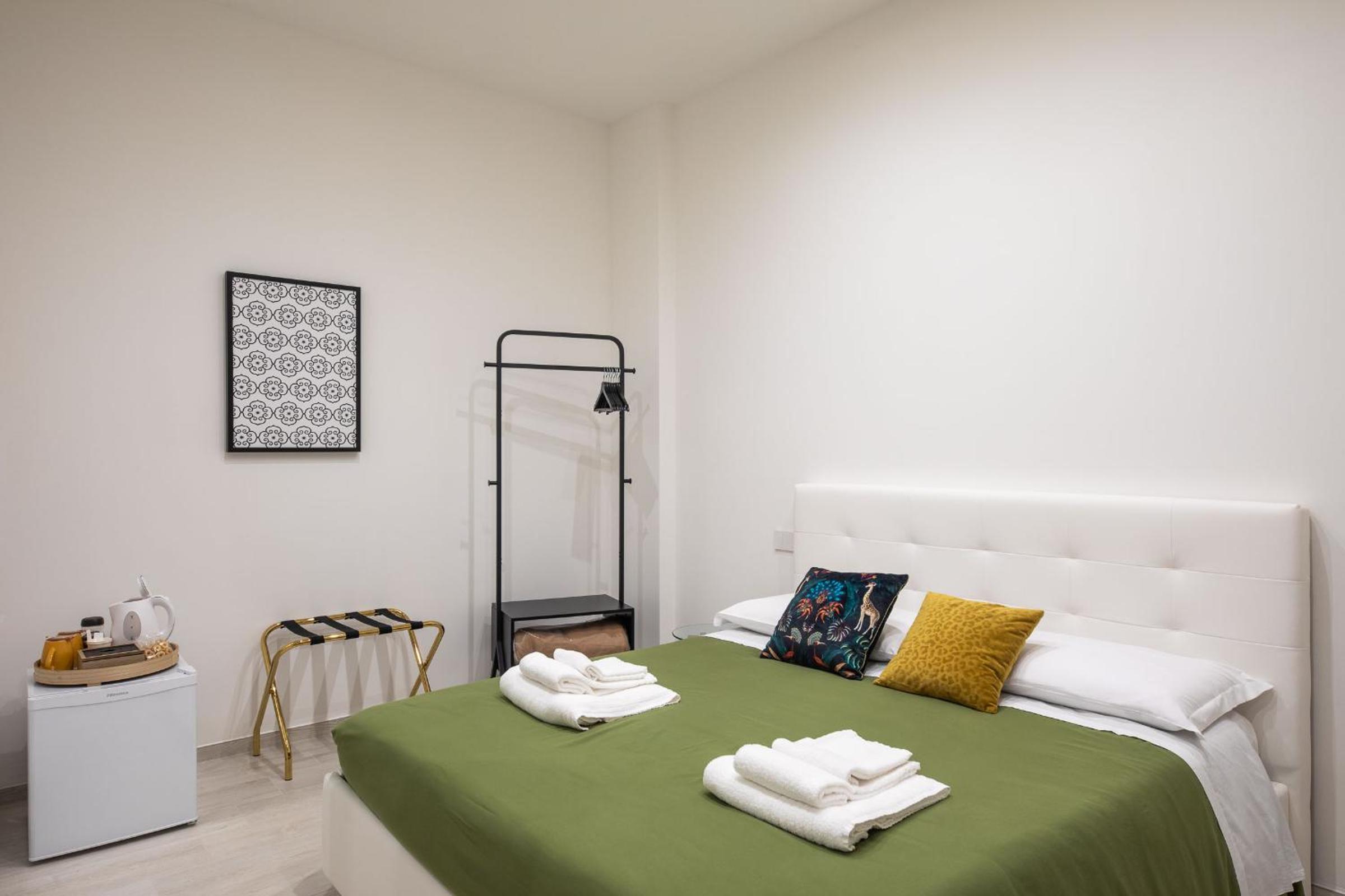 Deluxe Room - Photo 11