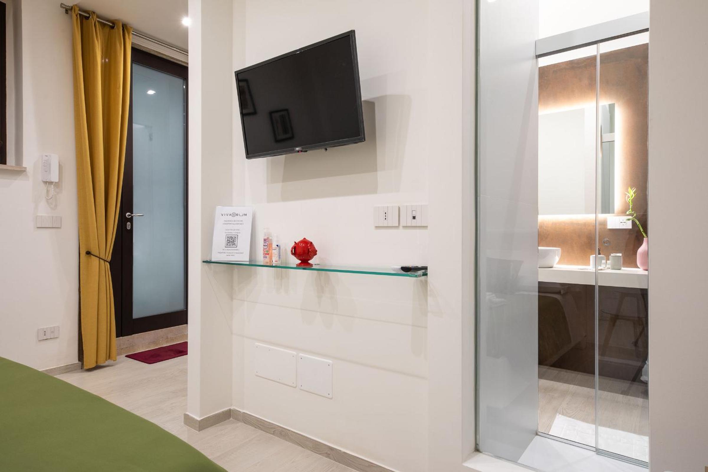 Deluxe Room - Photo 9