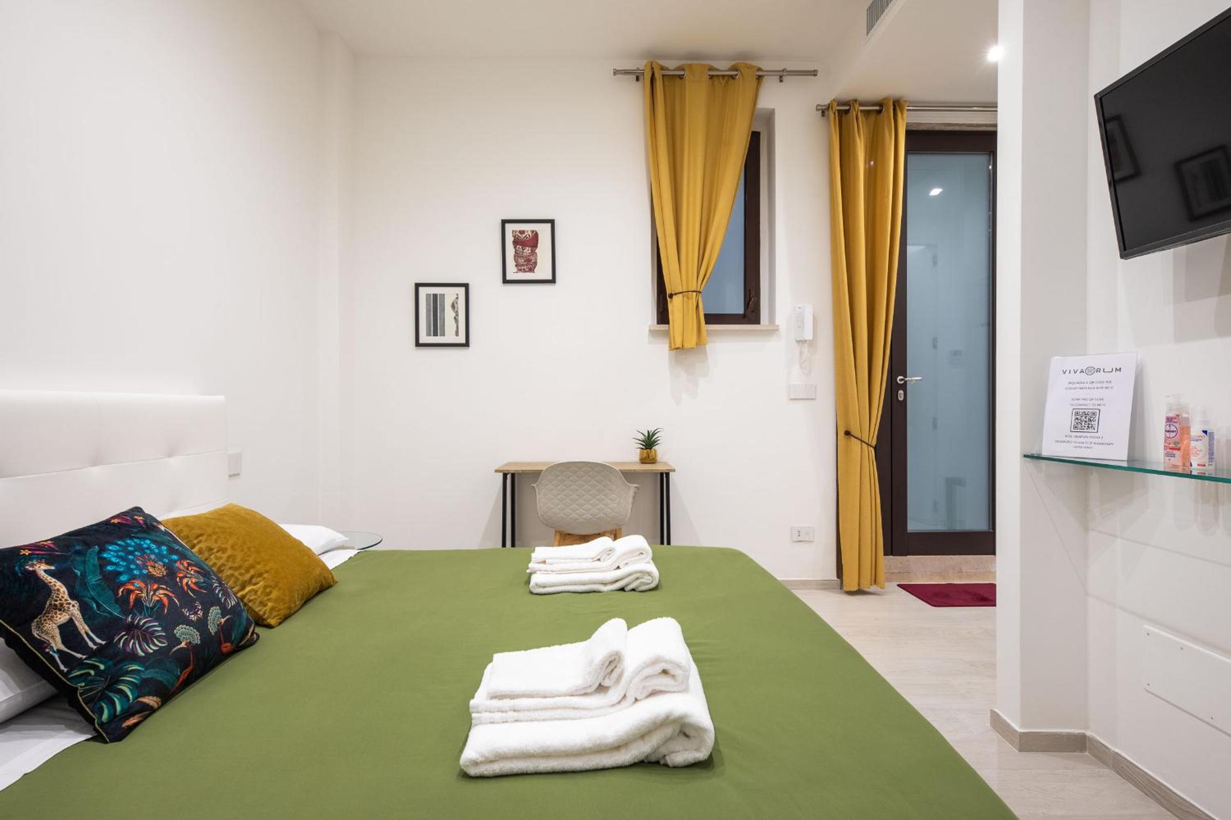 Deluxe Room - Photo 8
