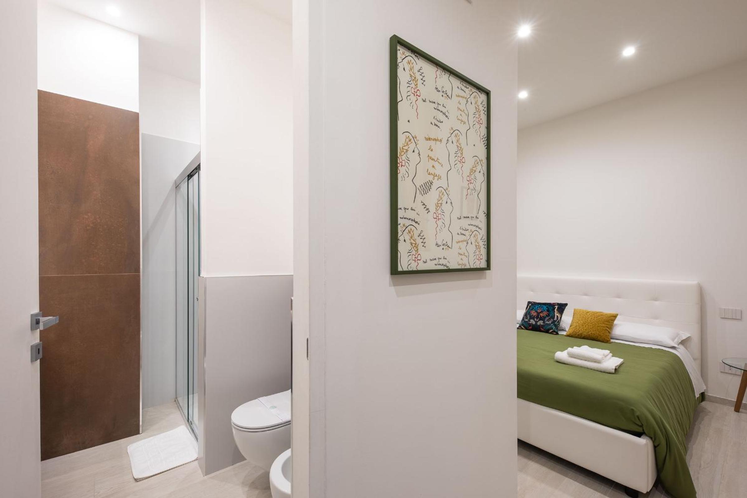 Deluxe Room - Photo 16