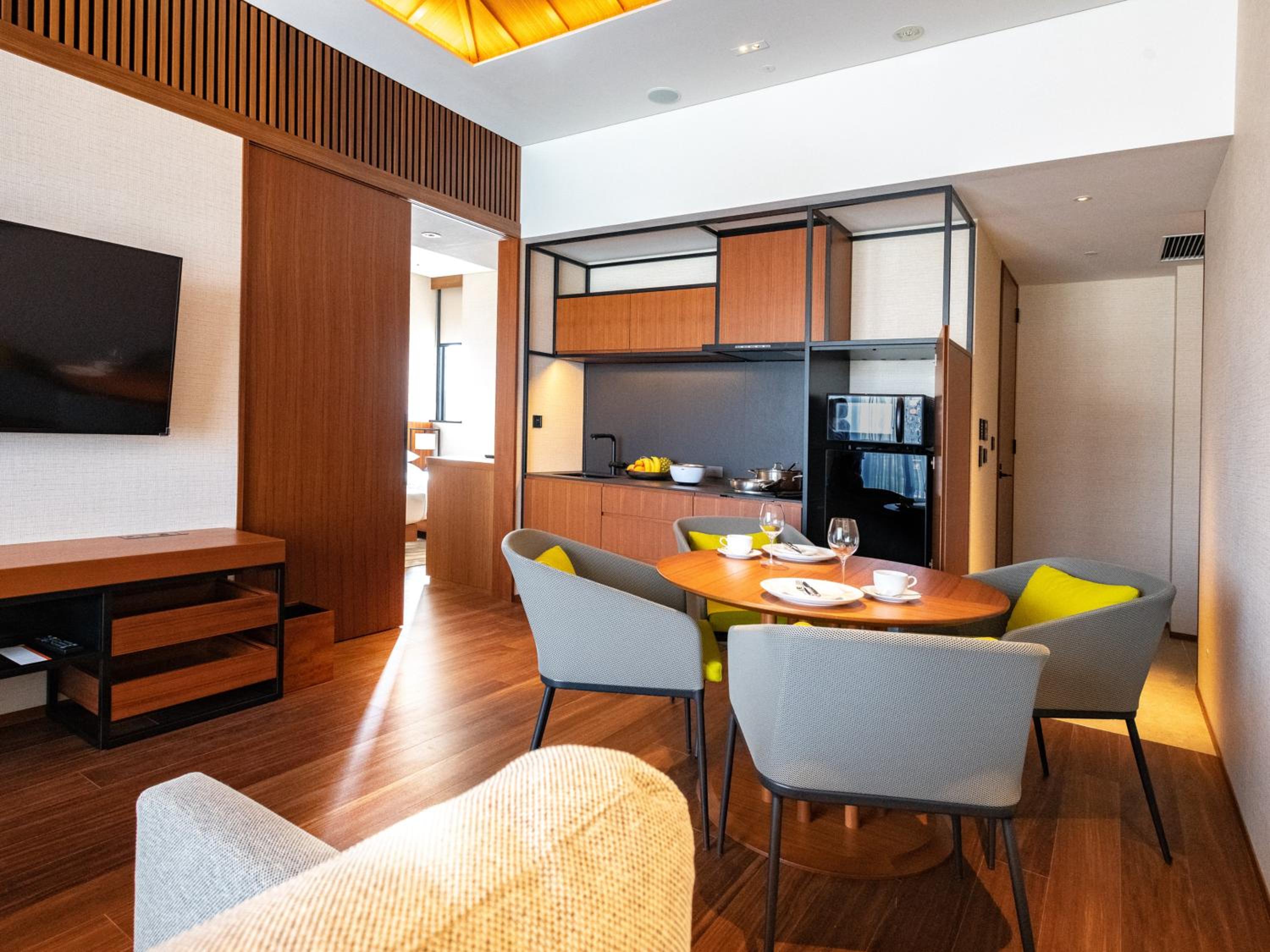 Two-Bedroom Beach House with One King Bed or Two Single Beds - Photo 8