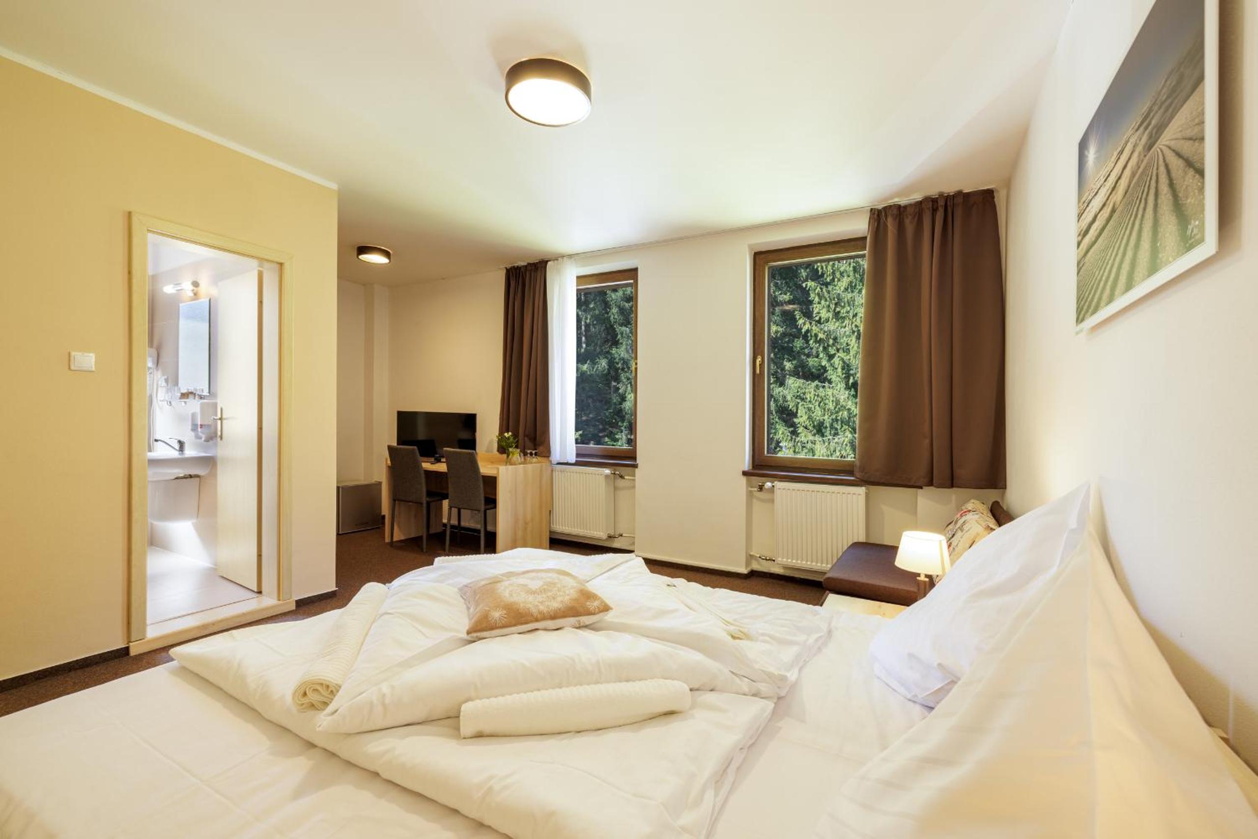 Double Room with Extra Bed - Photo 4
