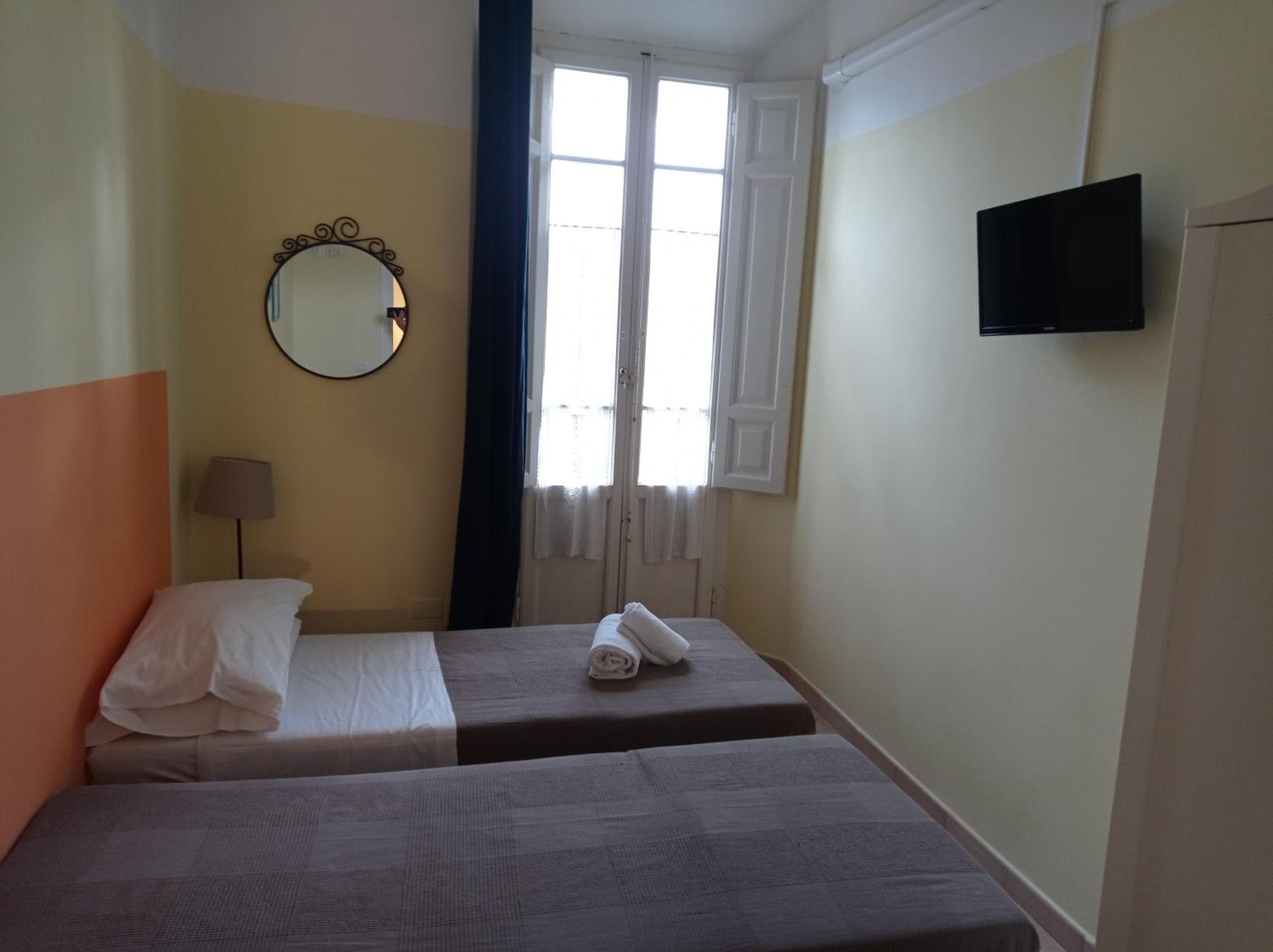 Twin Room with Private External Bathroom