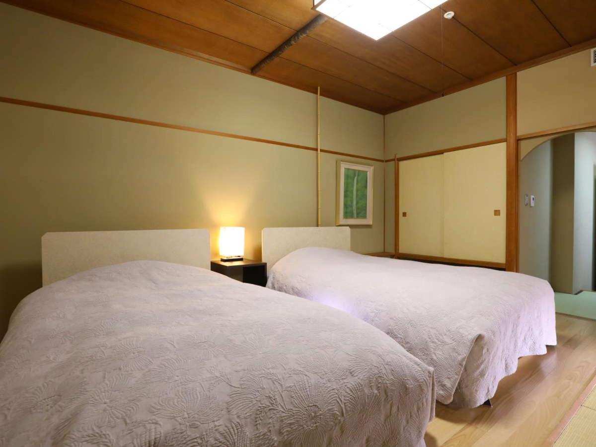 Deluxe Suite with Spa Bath photo 2