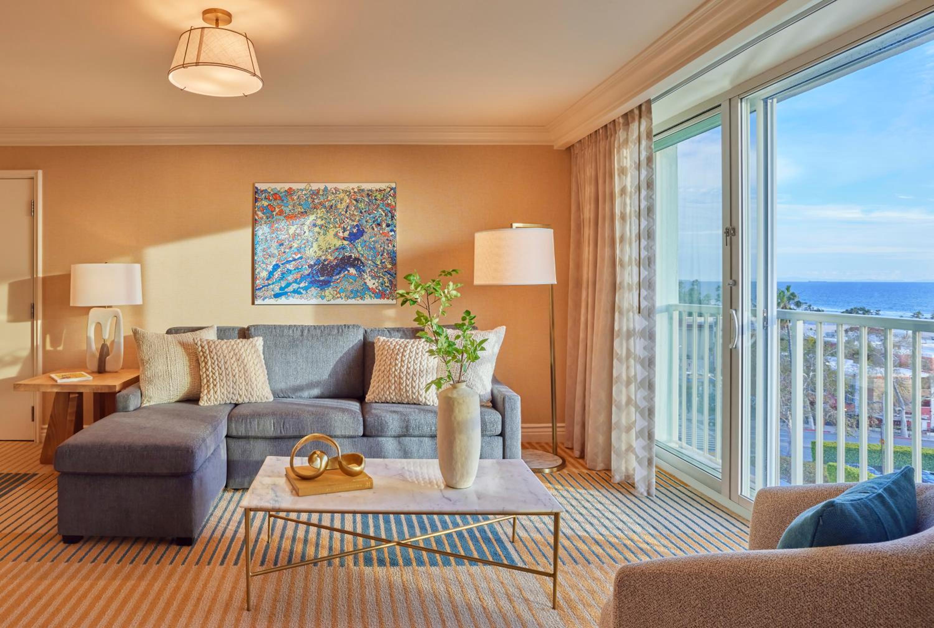 Palmetto King Suite thumbnail 6