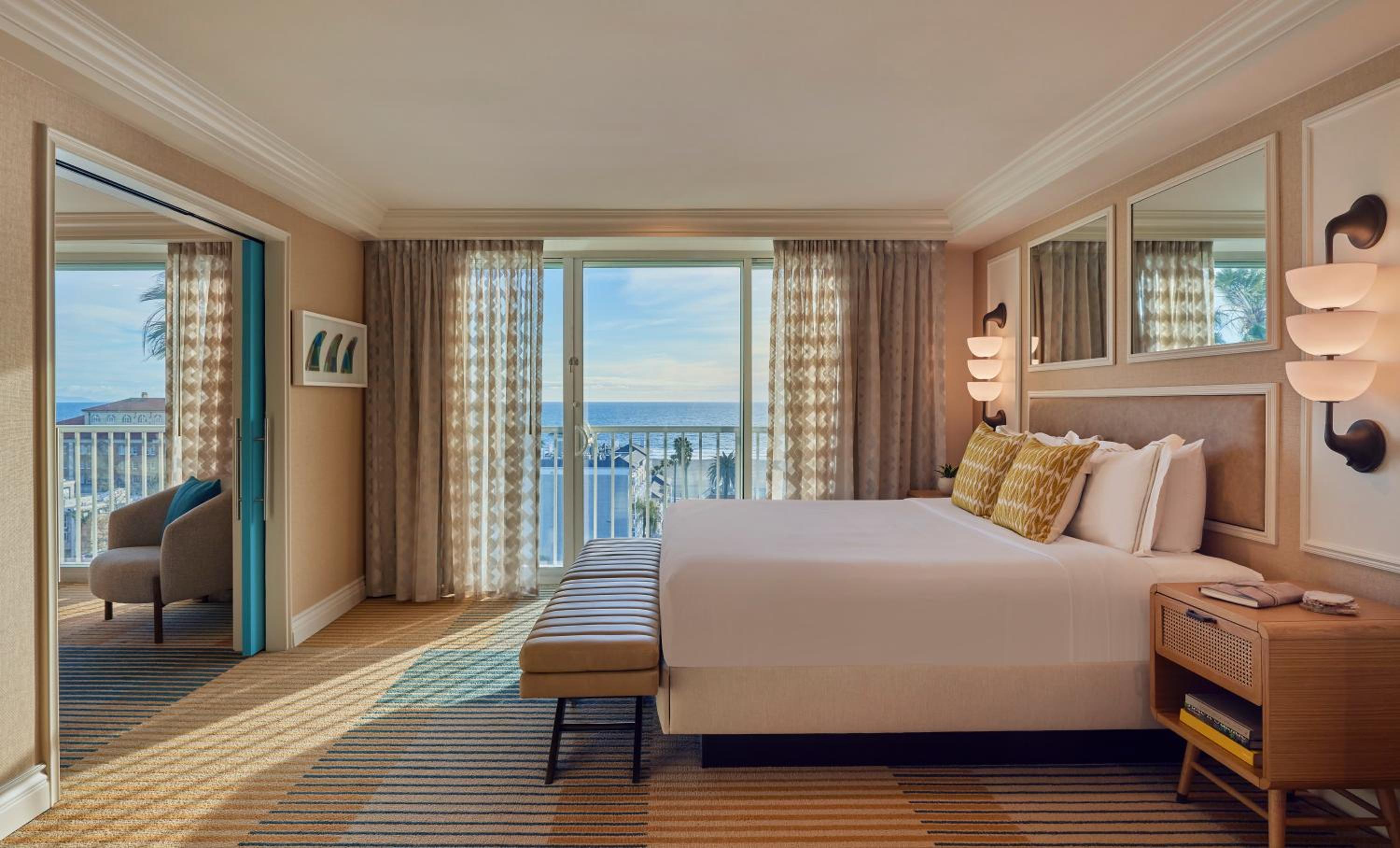 Palmetto King Room with One King Bed (Non Smoking) (Accessible) thumbnail 6