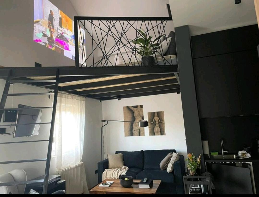 Studio - Split Level