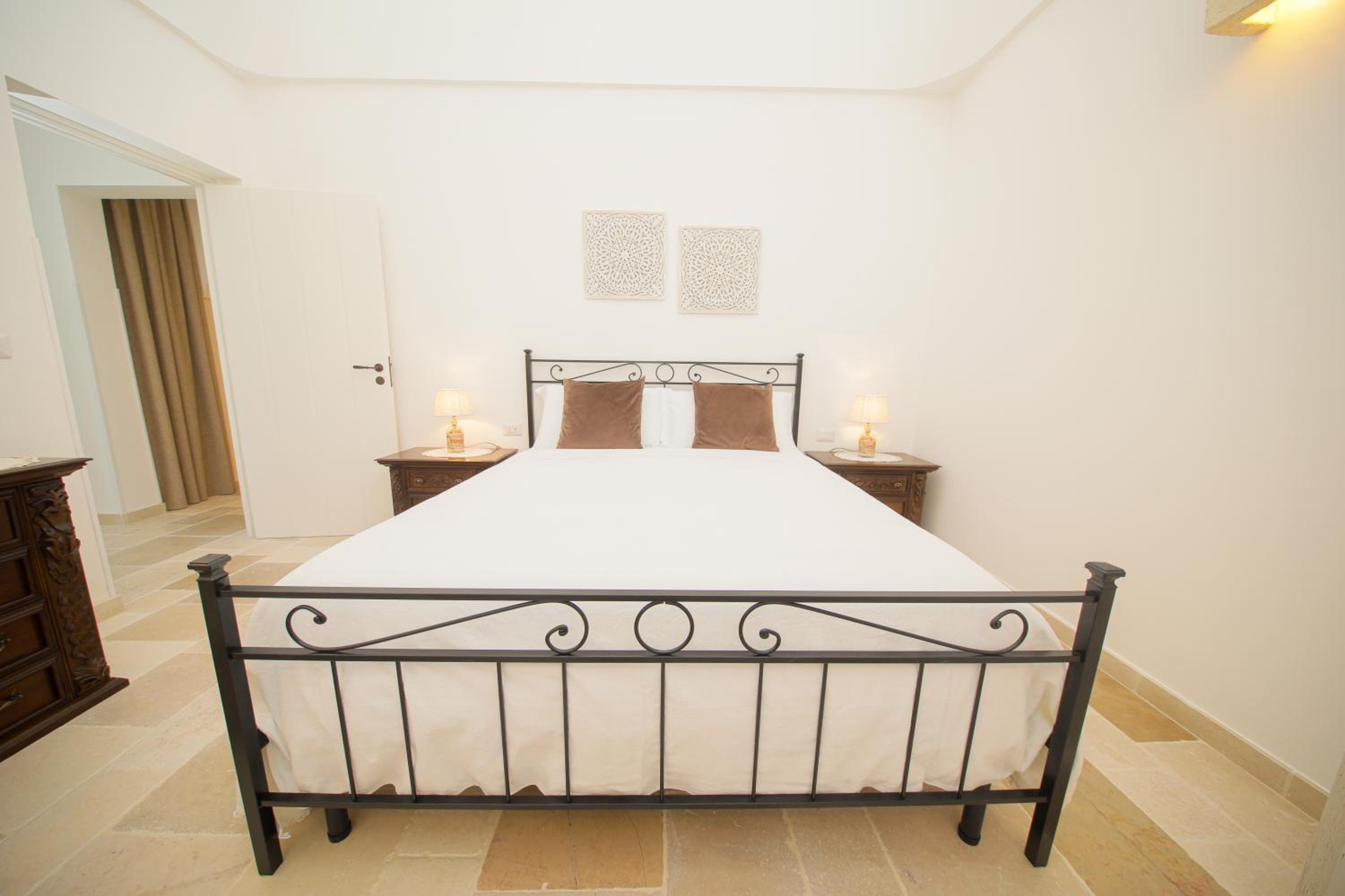 Three-Bedroom House photo 2