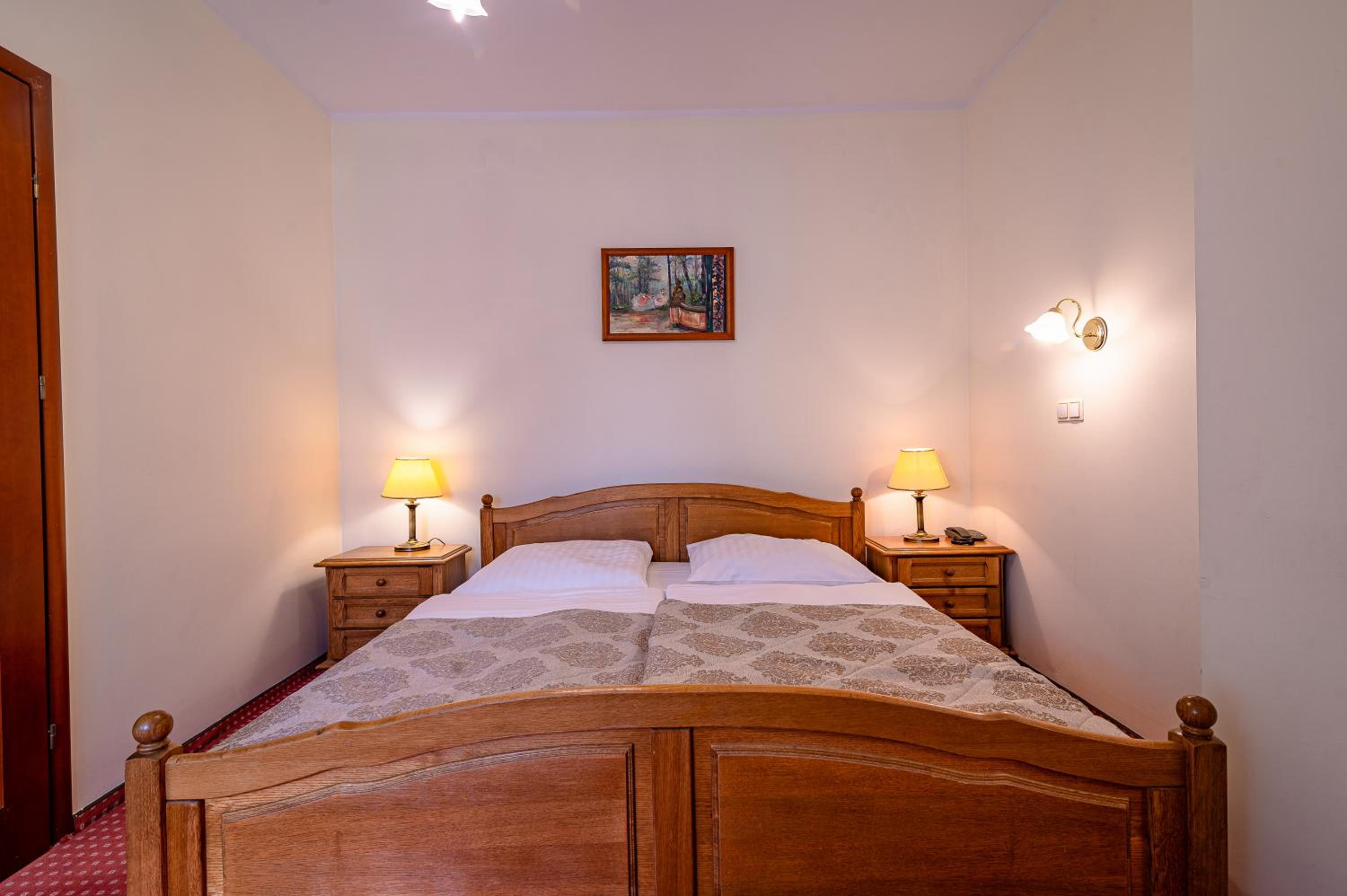 Suite building number 4 photo 2