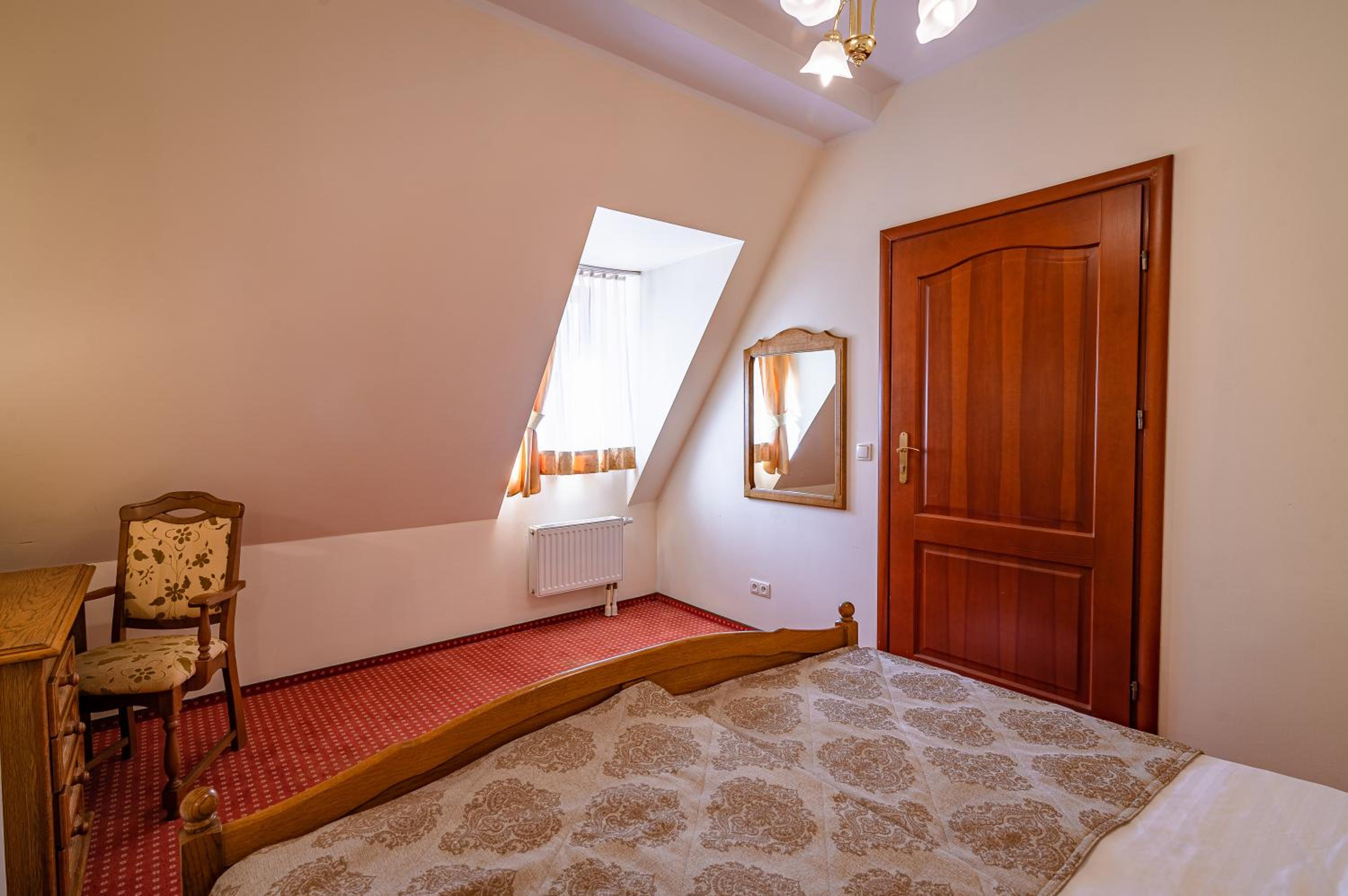Suite building number 4 photo 3