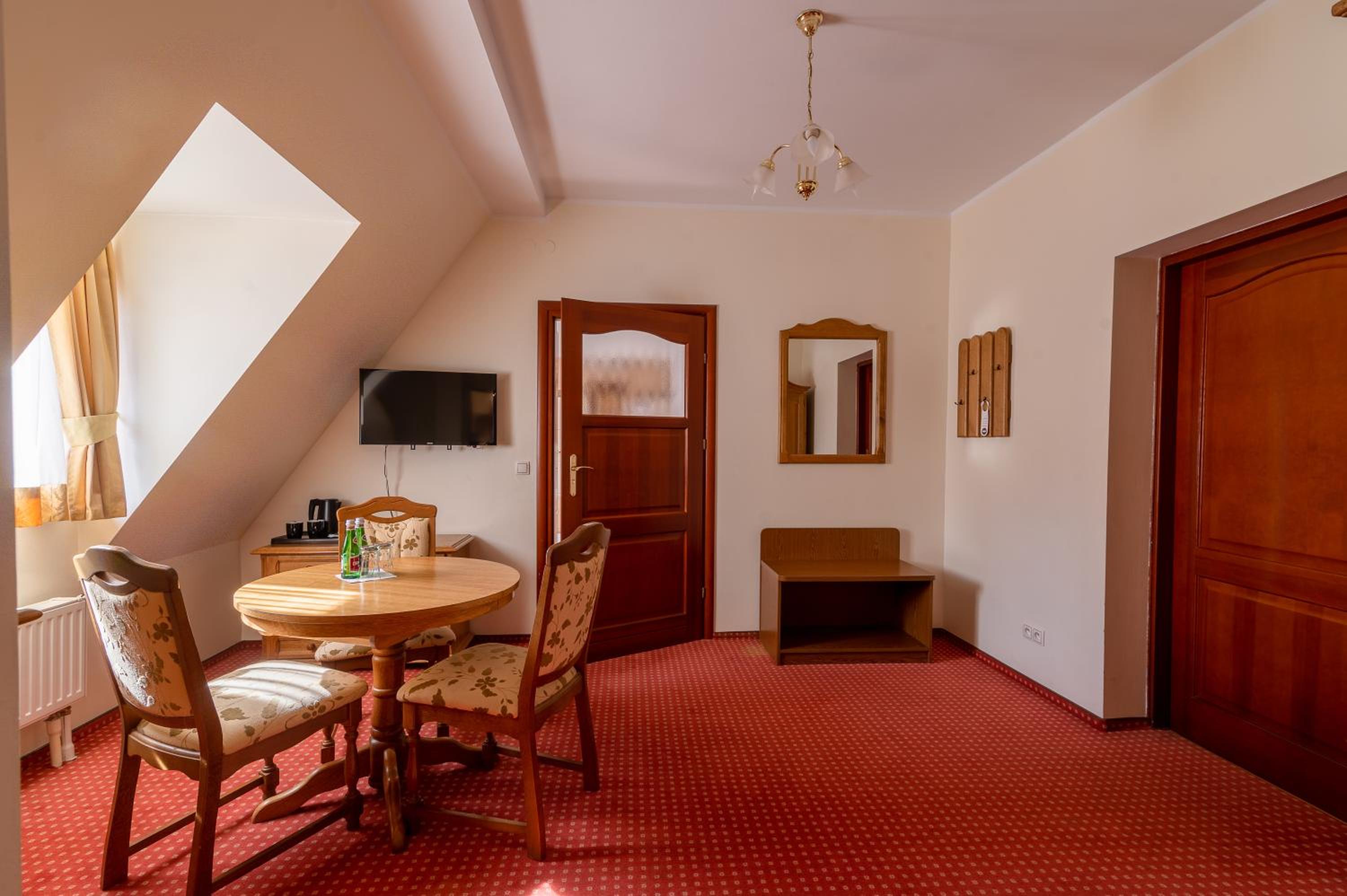 Suite building number 4