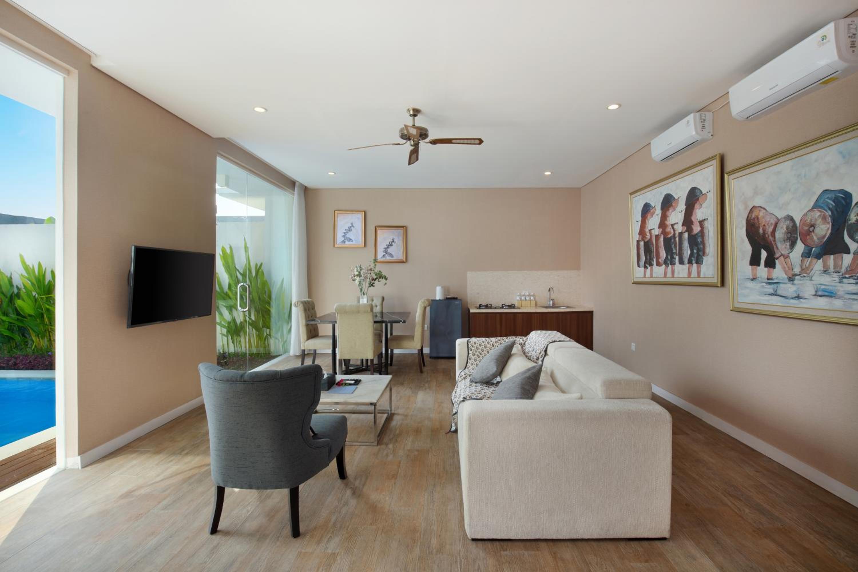 Two-Bedroom Villa - Photo 3