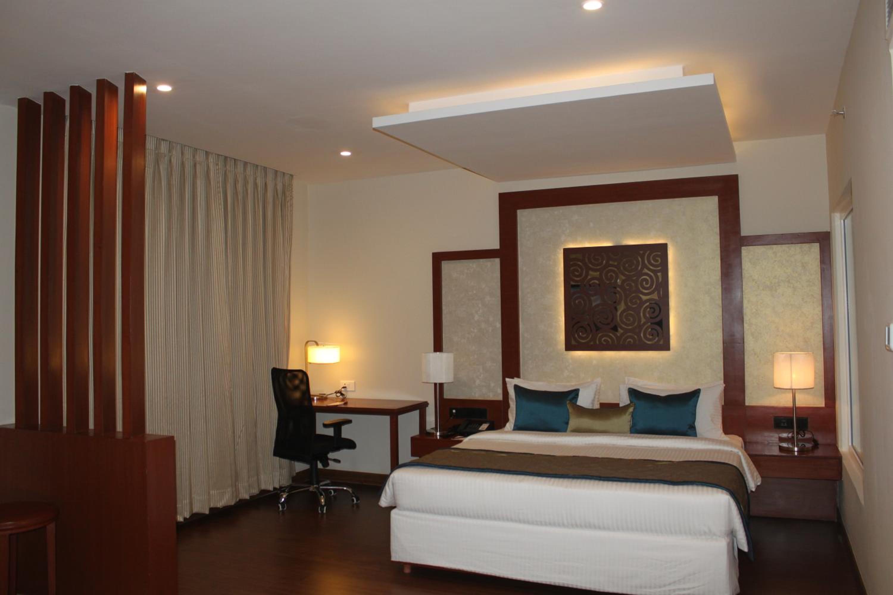 Suite Room - Photo 8