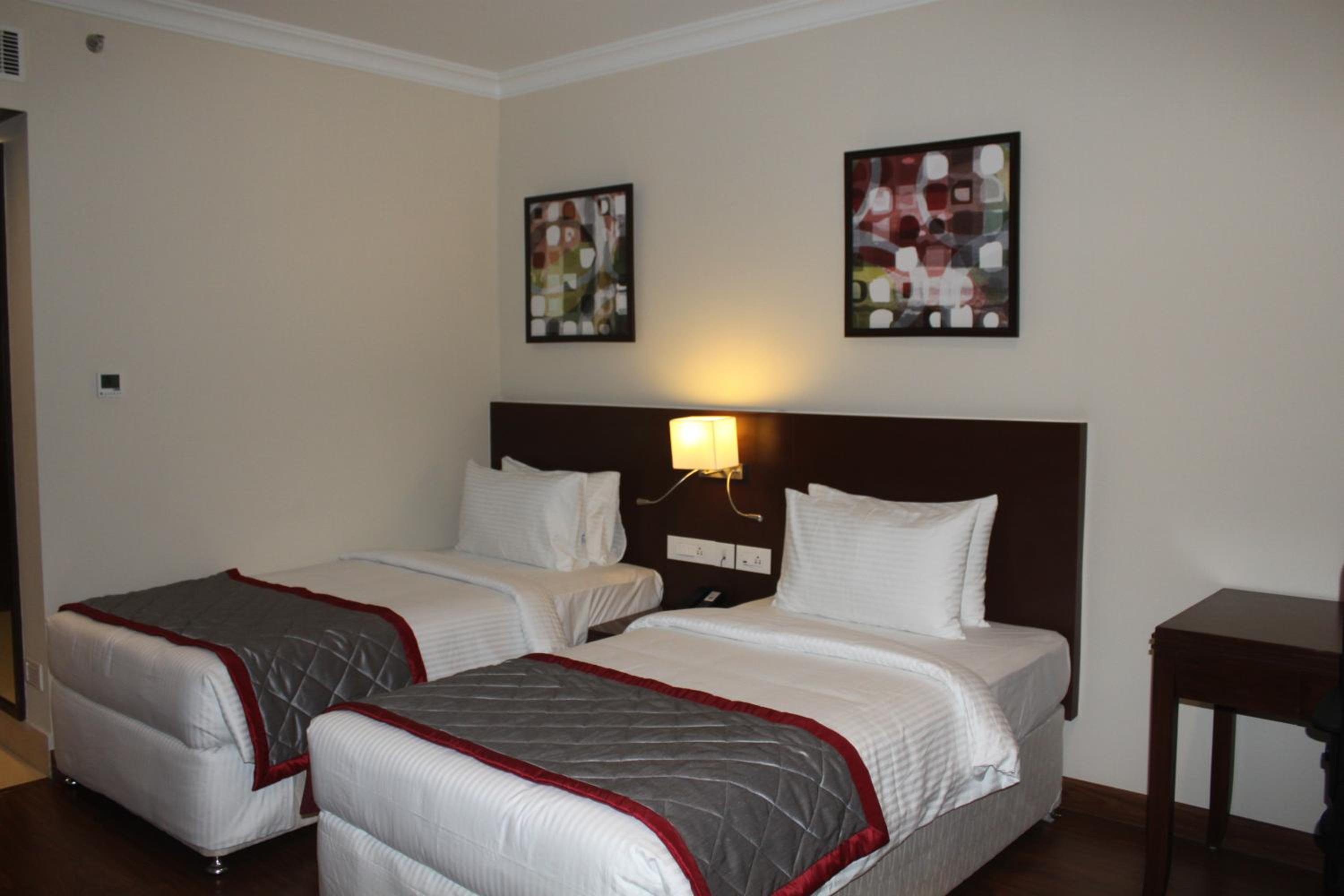 Classic Twin Room - Photo 5