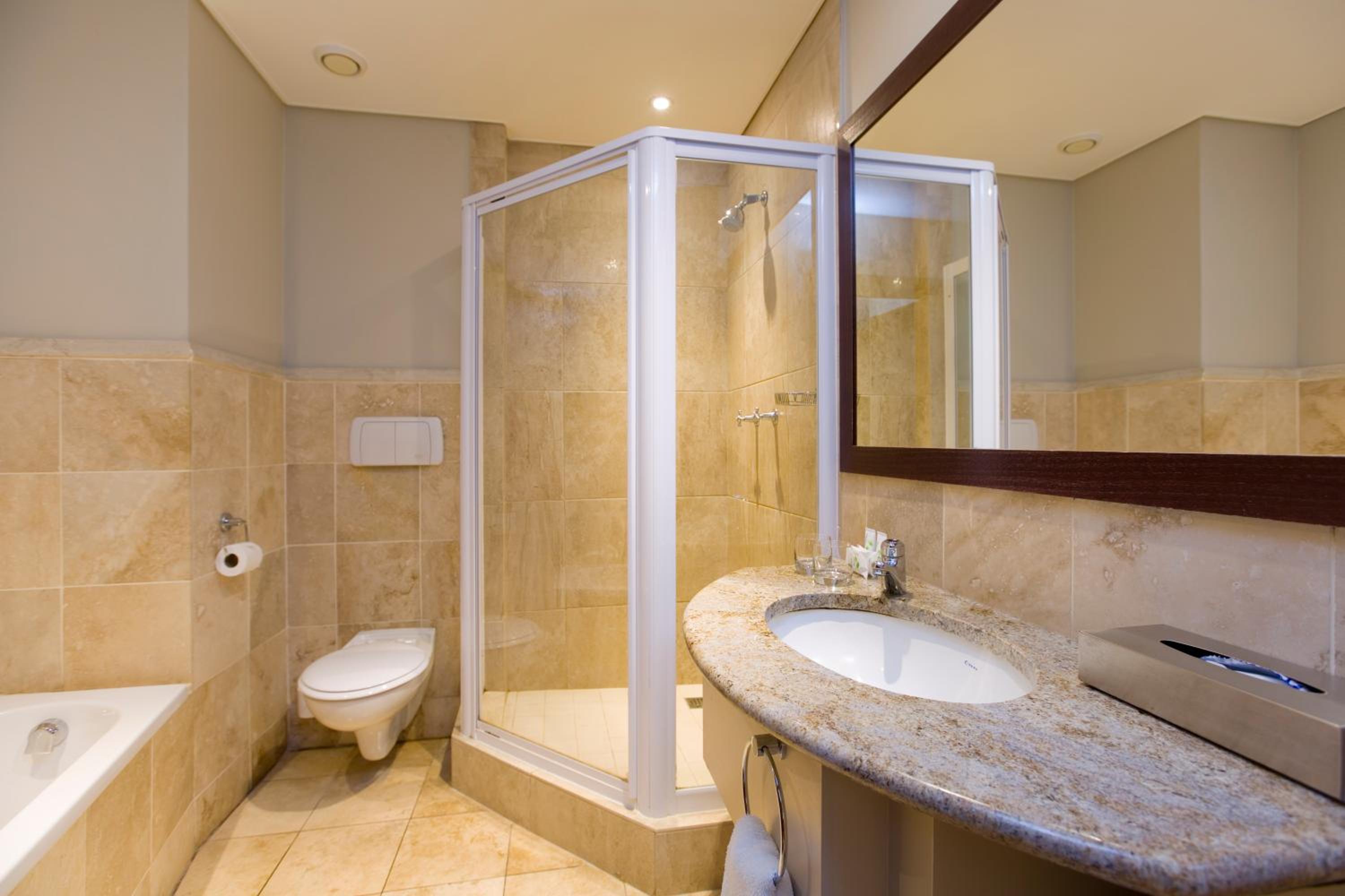 Standard King Room - Photo 4