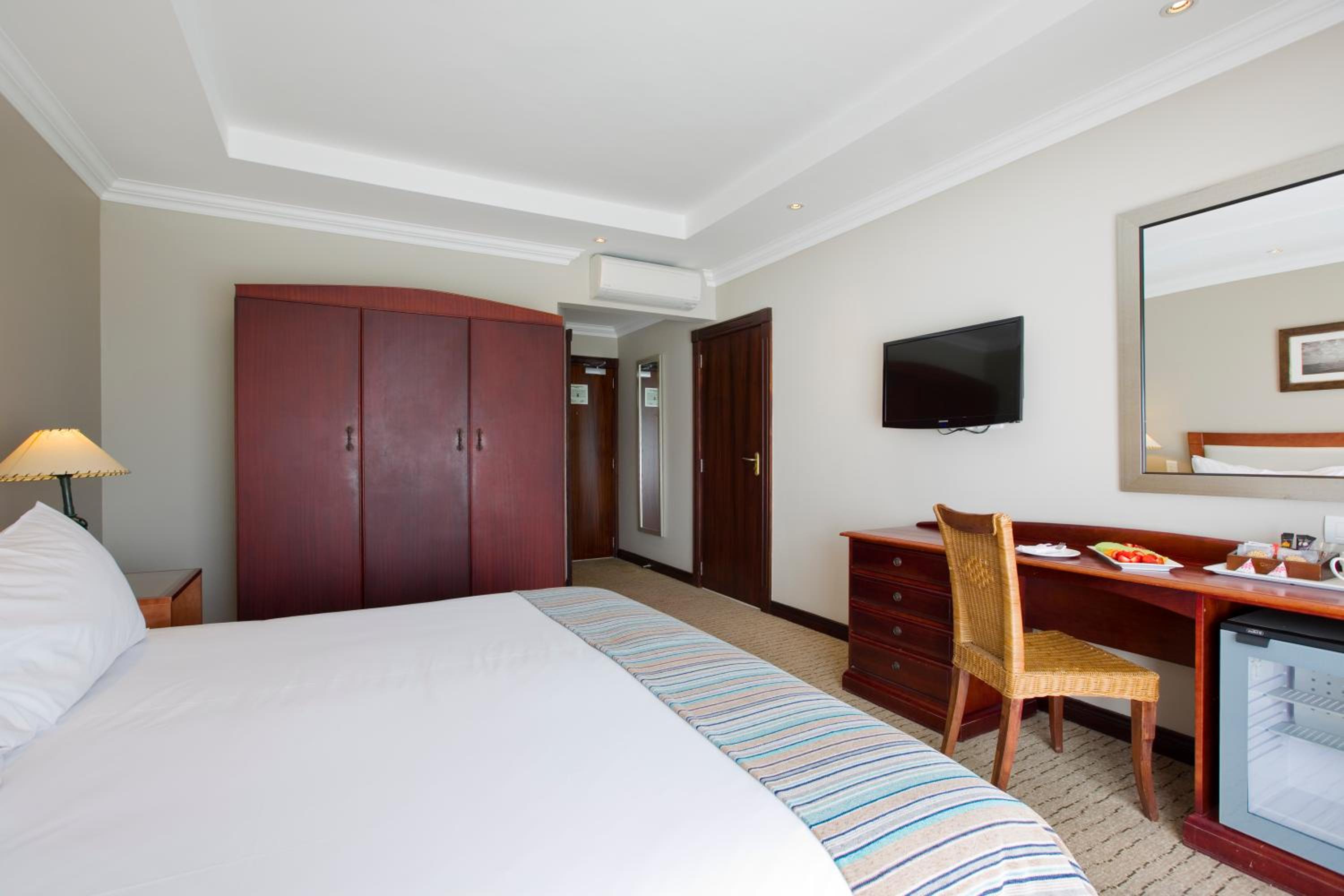 Standard King Room - Photo 2
