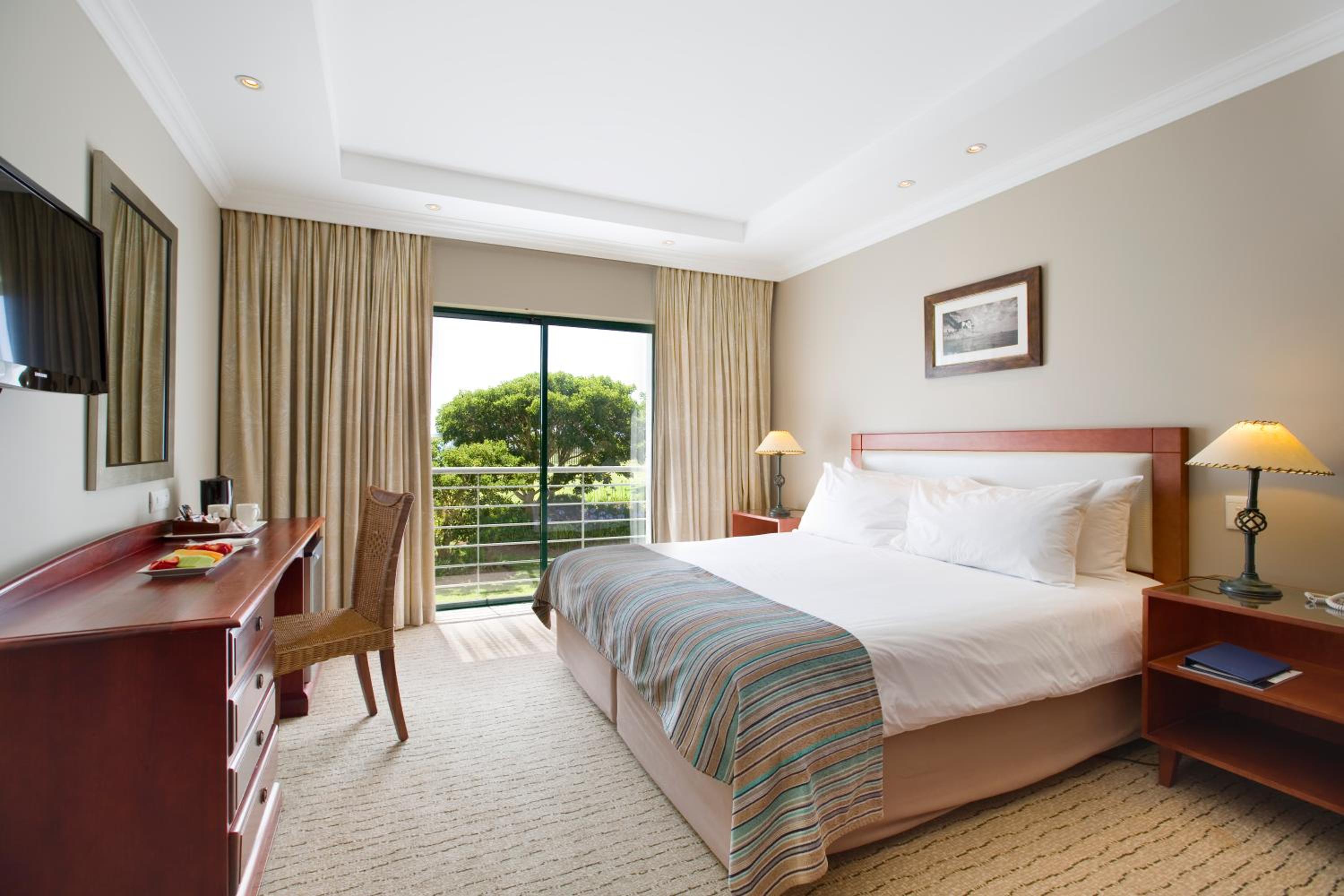 Standard King Room - Photo 3