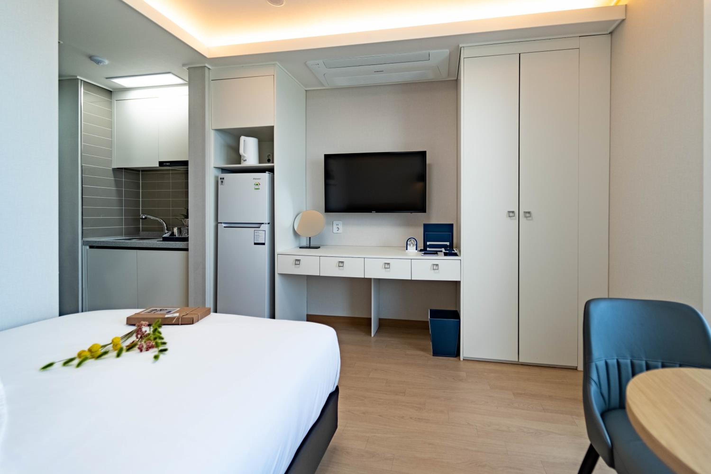 Standard Double Room - Photo 2