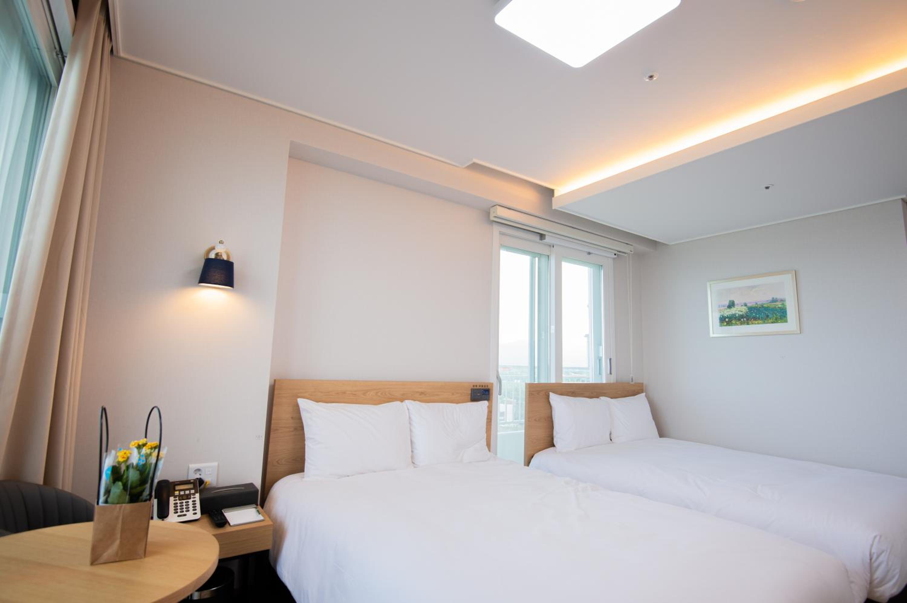 Deluxe Family Room - Photo 4