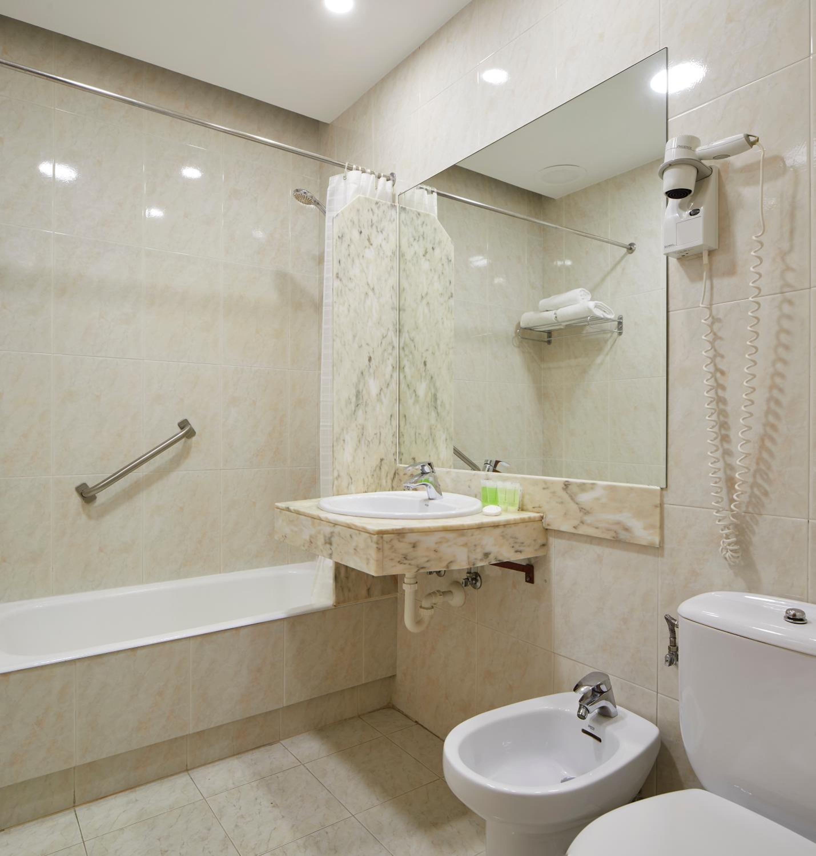Superior Twin Room photo 3
