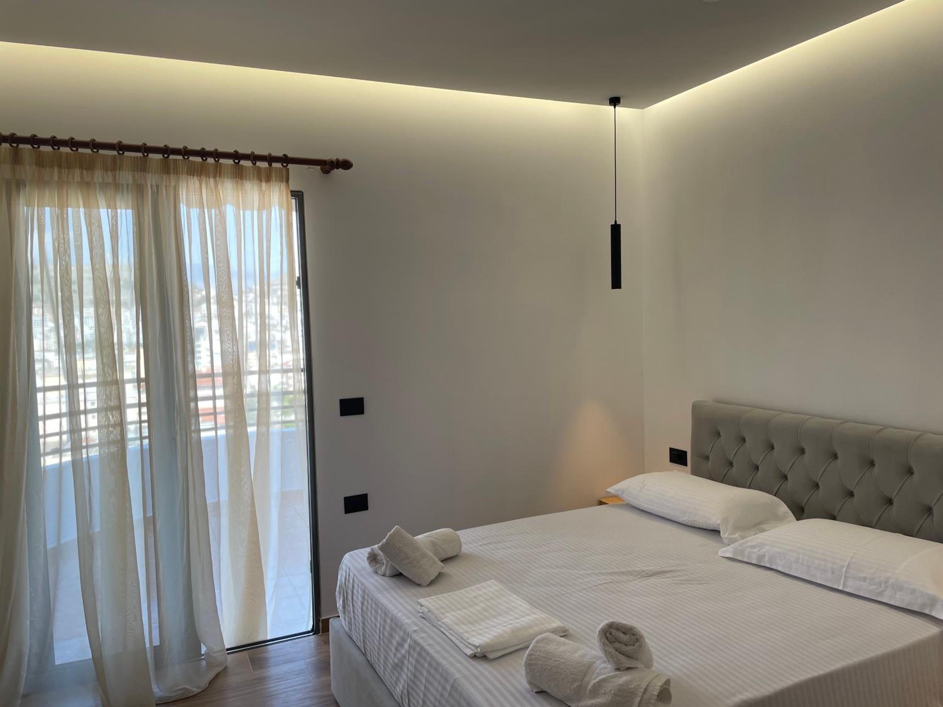 Deluxe Double Room with Balcony and Sea View