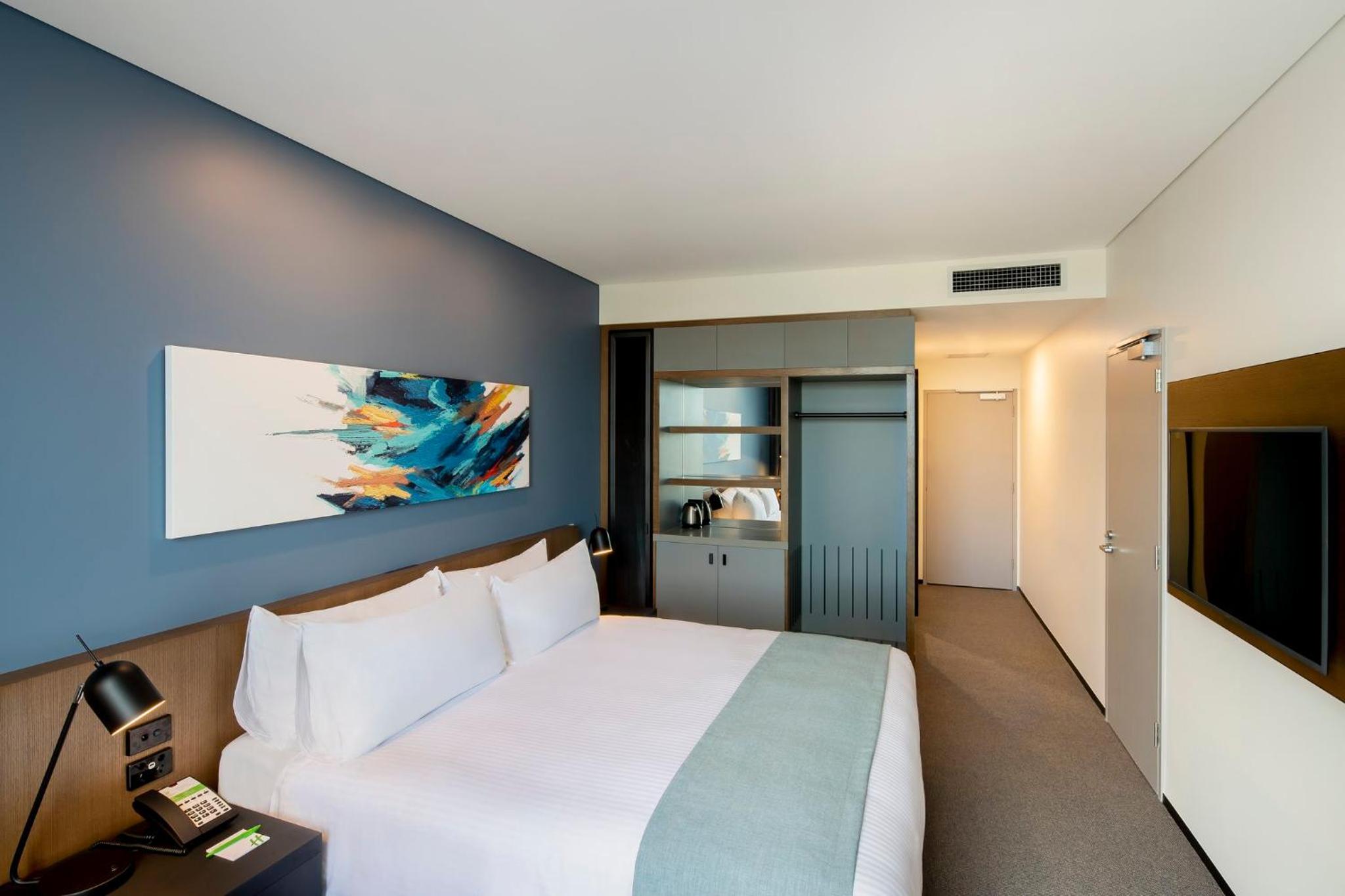 Standard King Room photo 2