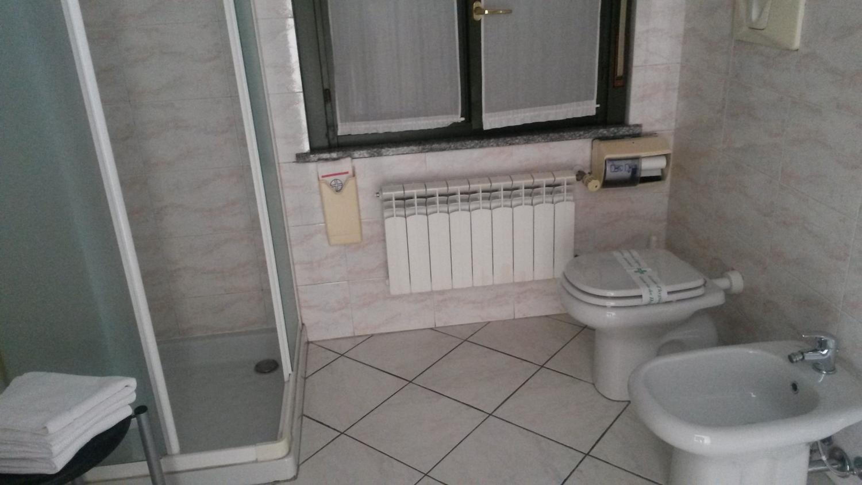 Double Room - Photo 4
