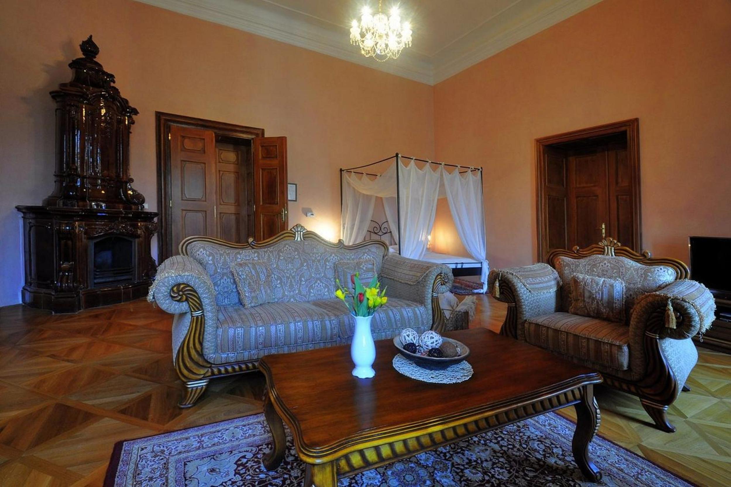Two-Bedroom Suite (4 Adults) - Photo 2